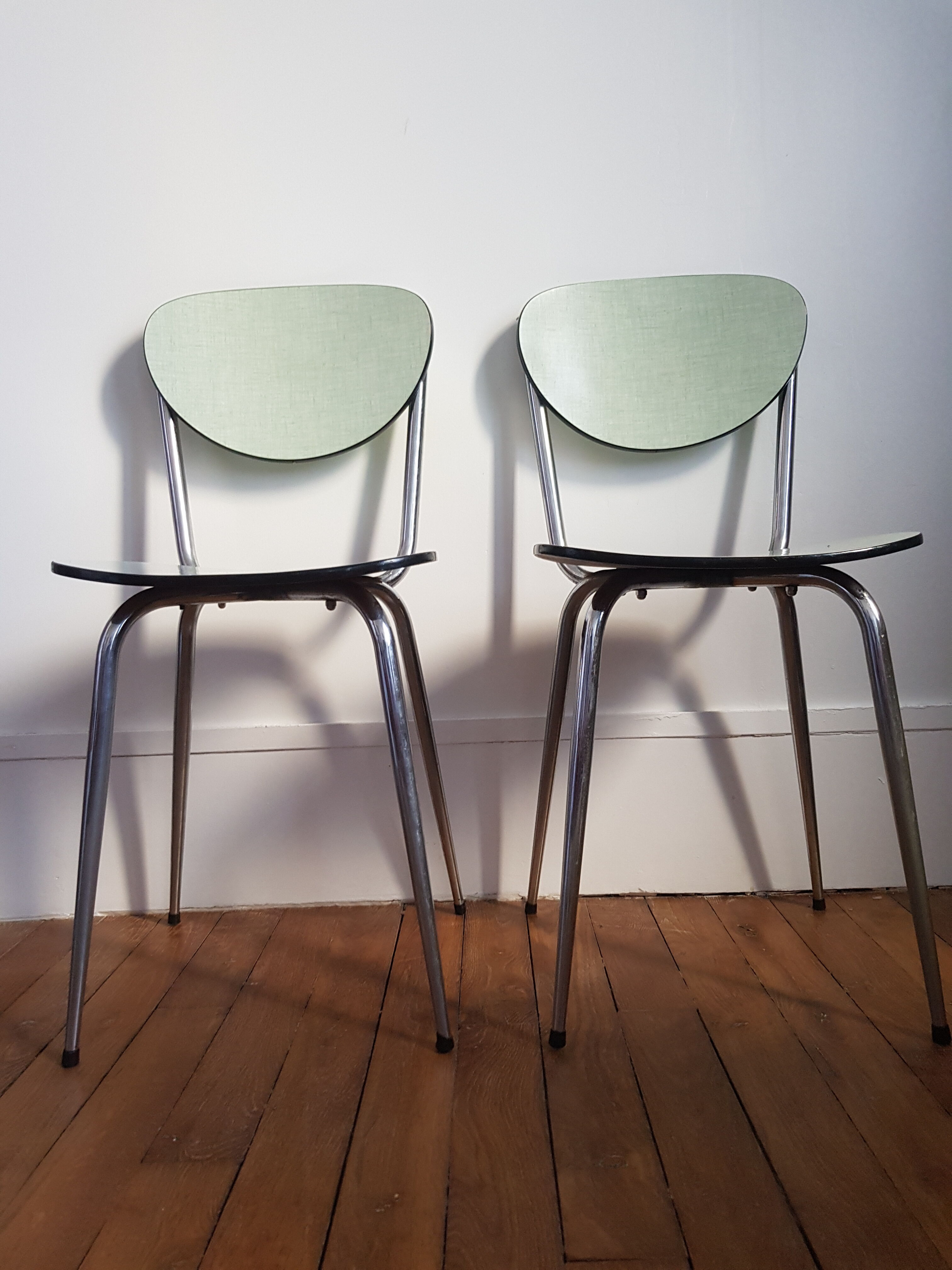 Set of 2 formica chairs