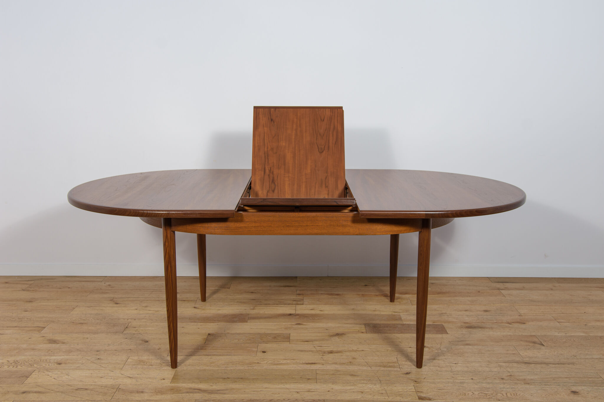Mid-Century Modern Teak Oval Dining Table from G-Plan, United Kingdom, 1960s