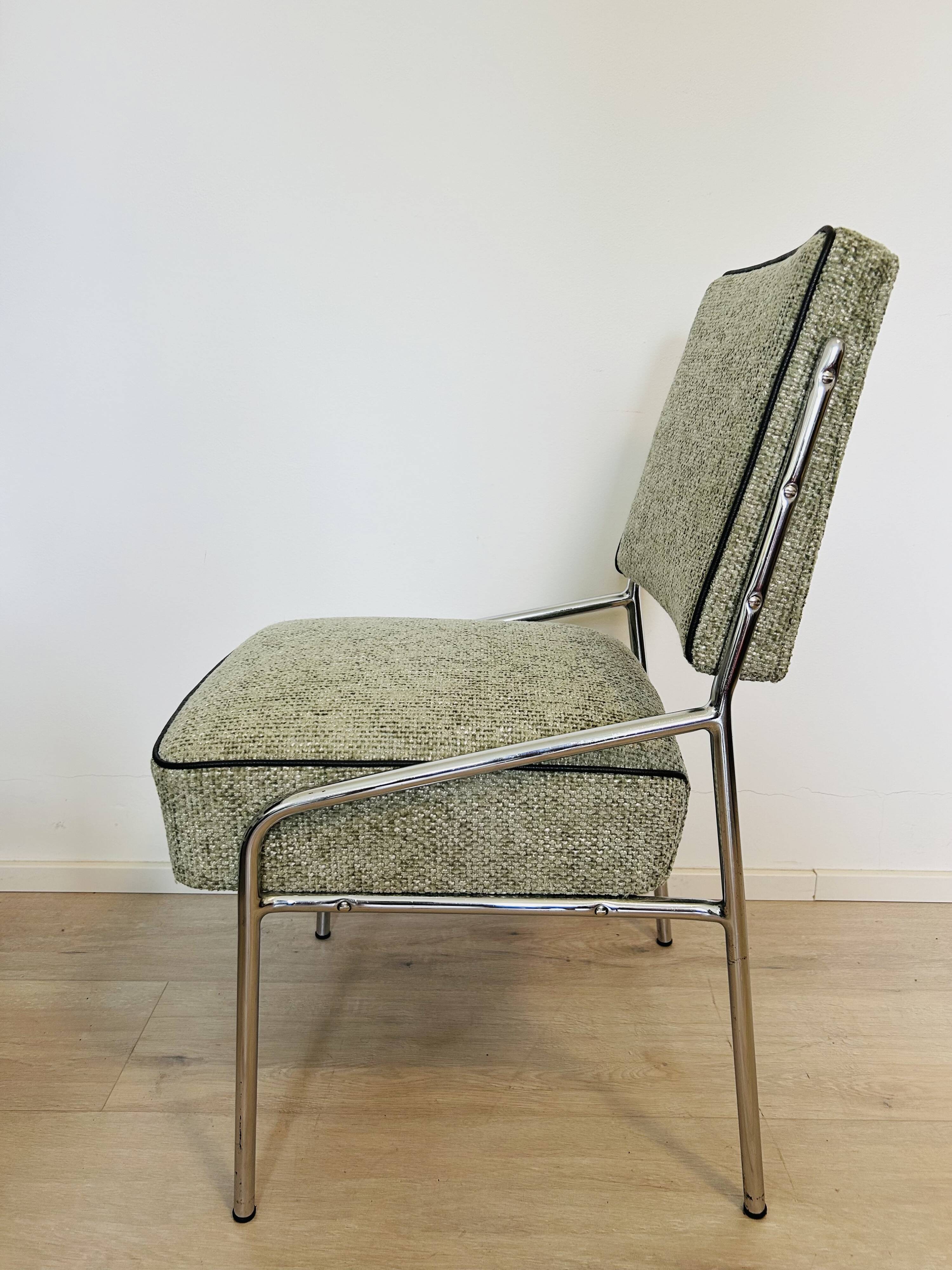 Chaise de salle à manger chromée Bauhaus de Hongrie, années 1960