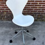 Vintage Desk Chair 3117 by Arne Jacobsen for Fritz Hansen in White