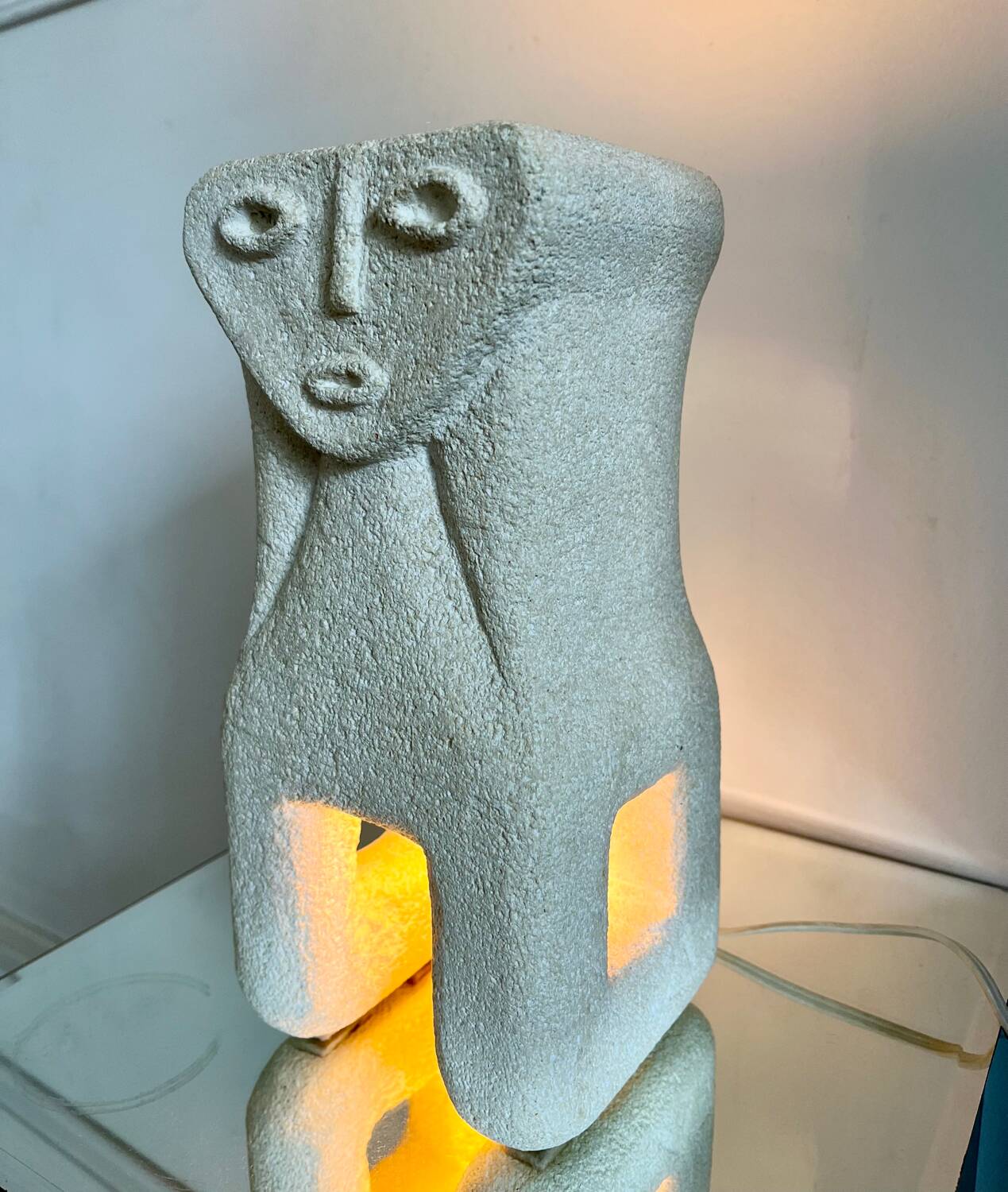 Stone lamp sculpture by the sculptor Albert TORMOS.