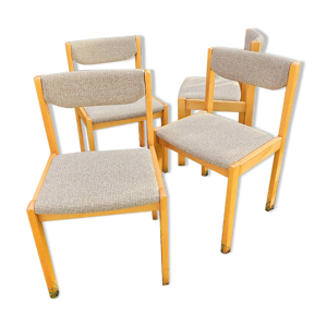 4 chaises scandinaves,