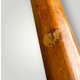 Tabouret tripode brutaliste en bois massif signé Gilson –  années 50