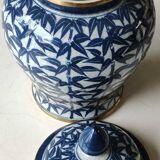 Old lidded vase/potiche/jar. origin/thailand. decorated with indigo blue palm trees. 23 x 14 cm