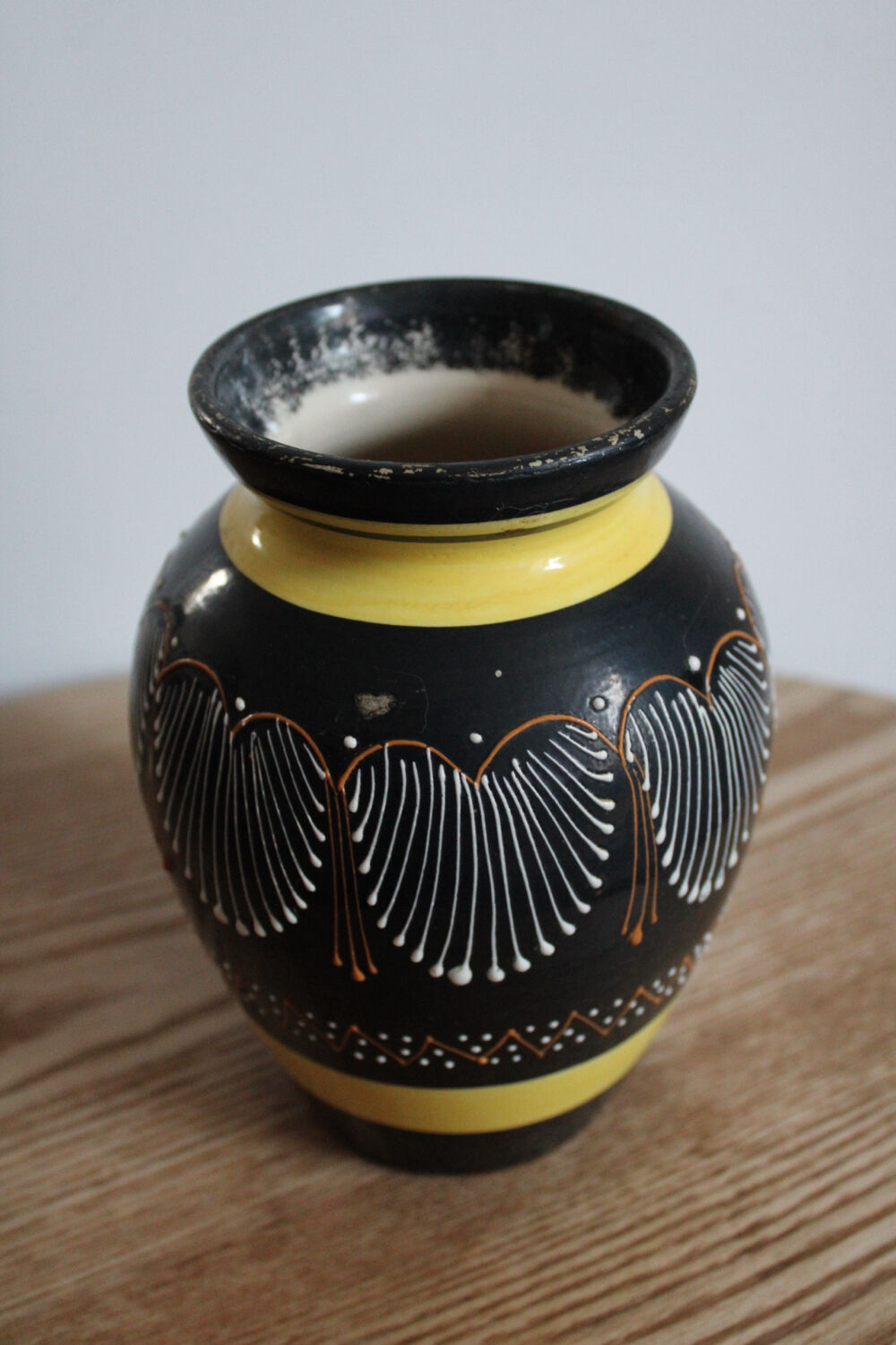 Henriot Quimper vase - Breton earthenware - graphic decoration