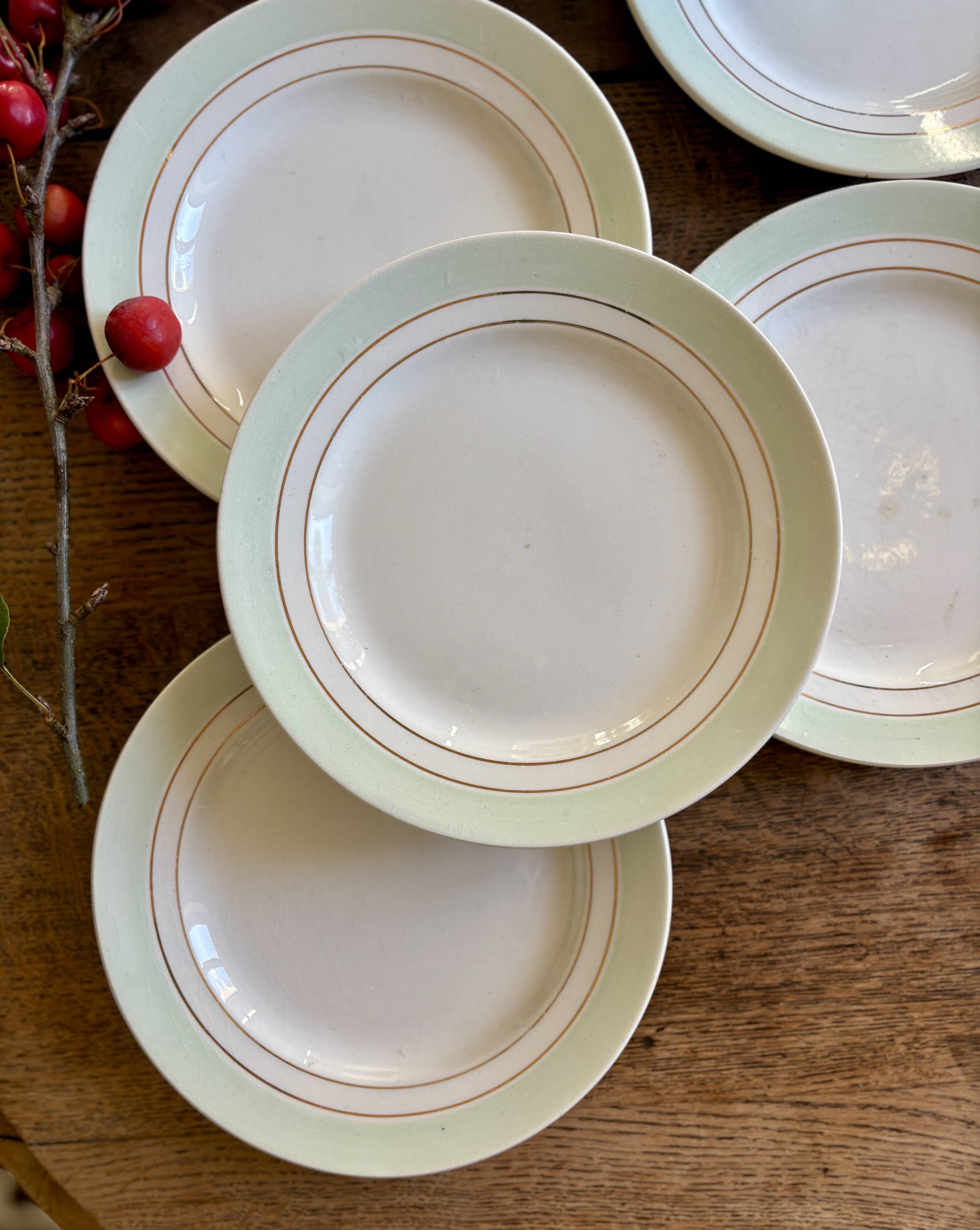 Set of 8 vintage mint and gold dessert plates Saint Amand