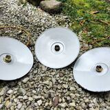 3 enamelled sheet metal suspensions