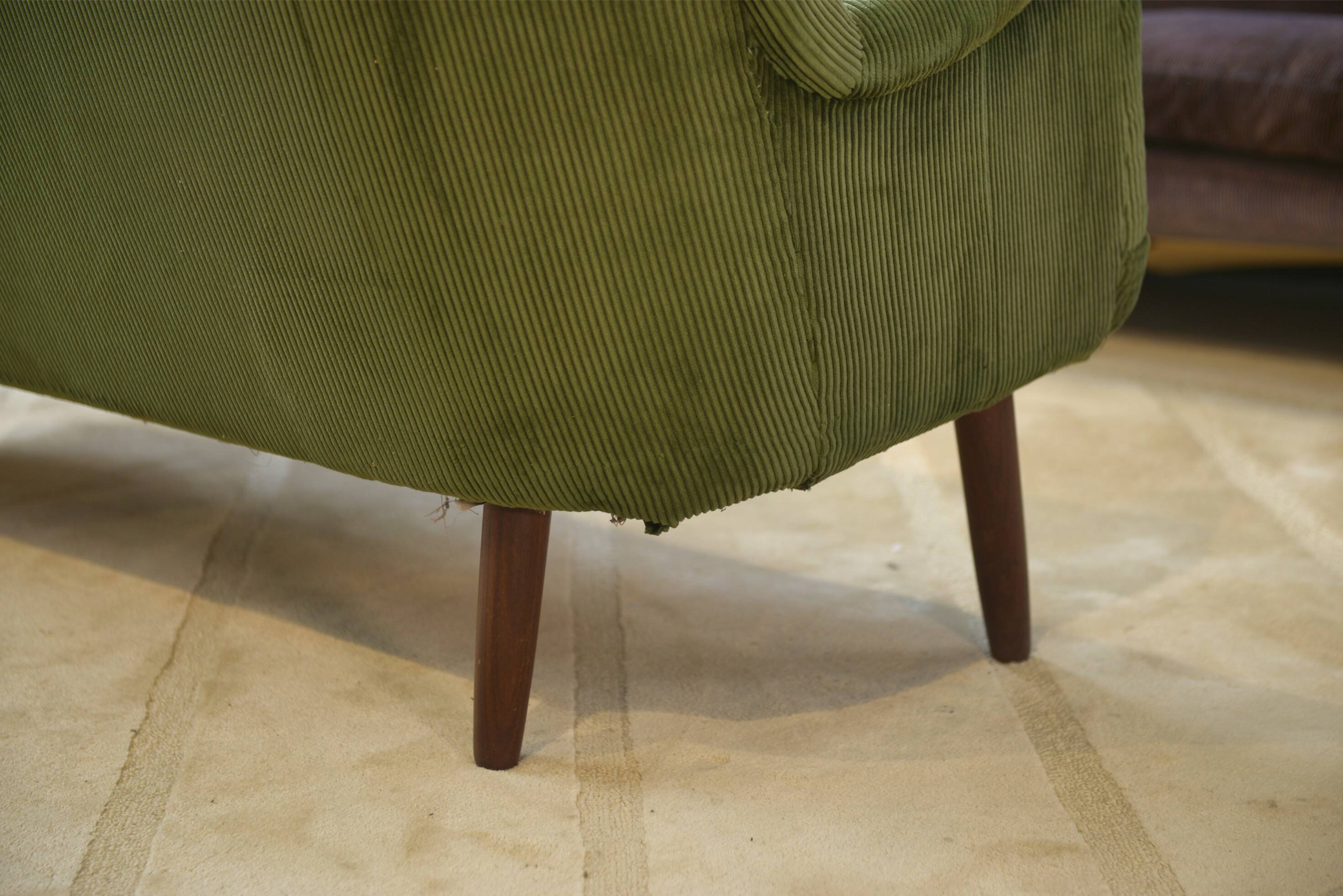 Green velvet canapé 1960s