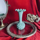 Vase opaline verte ancienne
