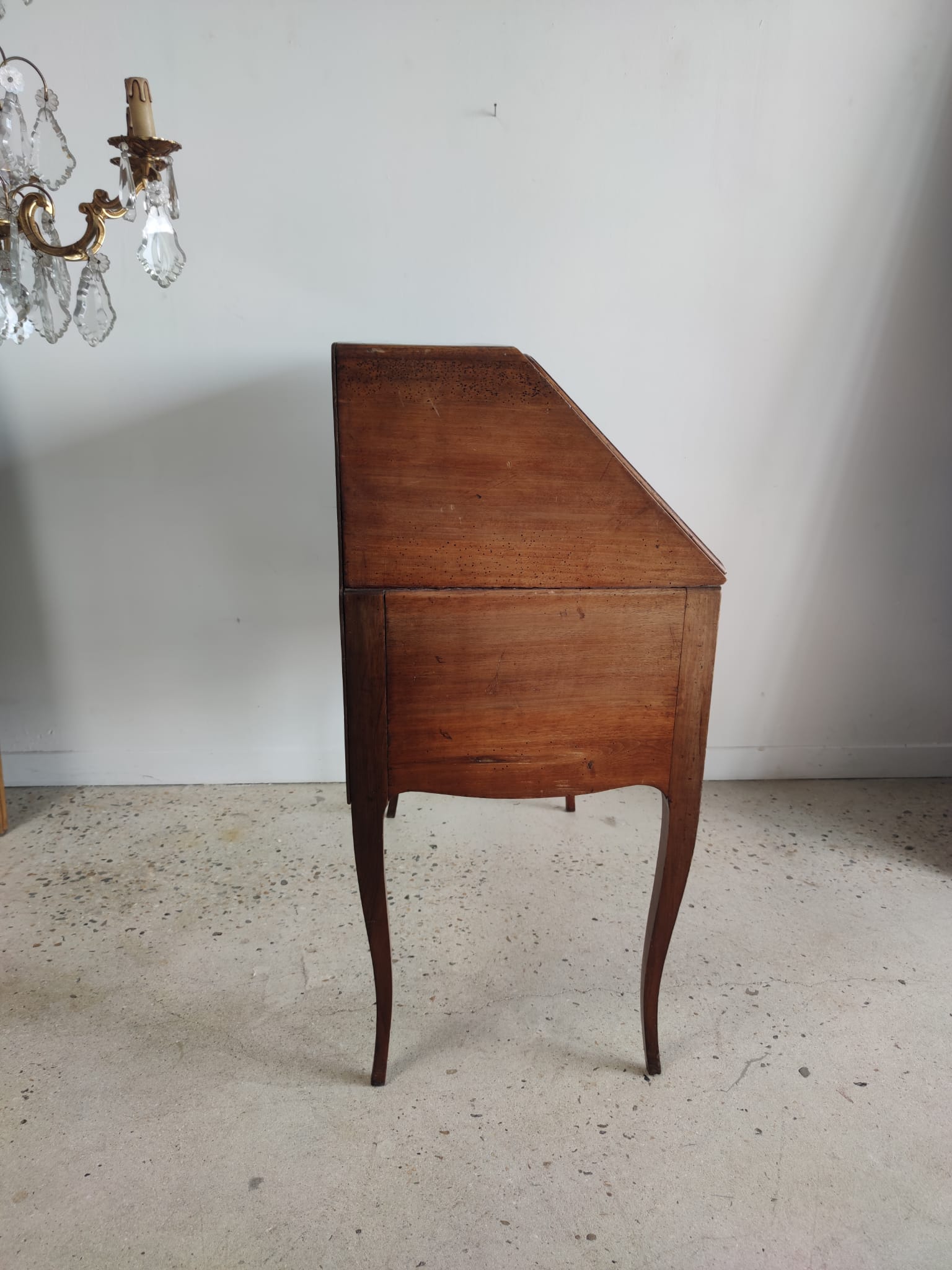 Bureau de pente en bois naturel