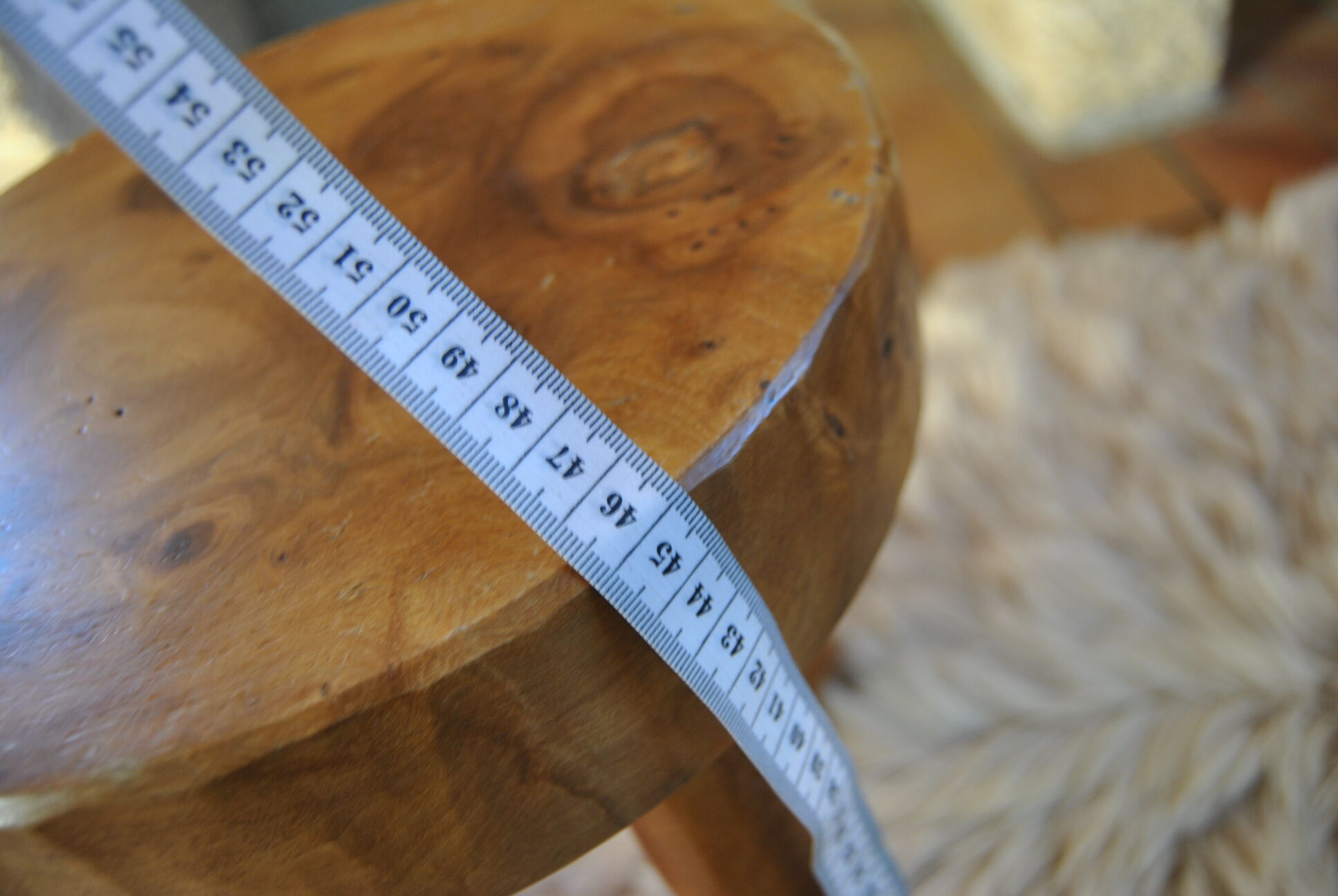 Tabouret tripode en bois vers 1950