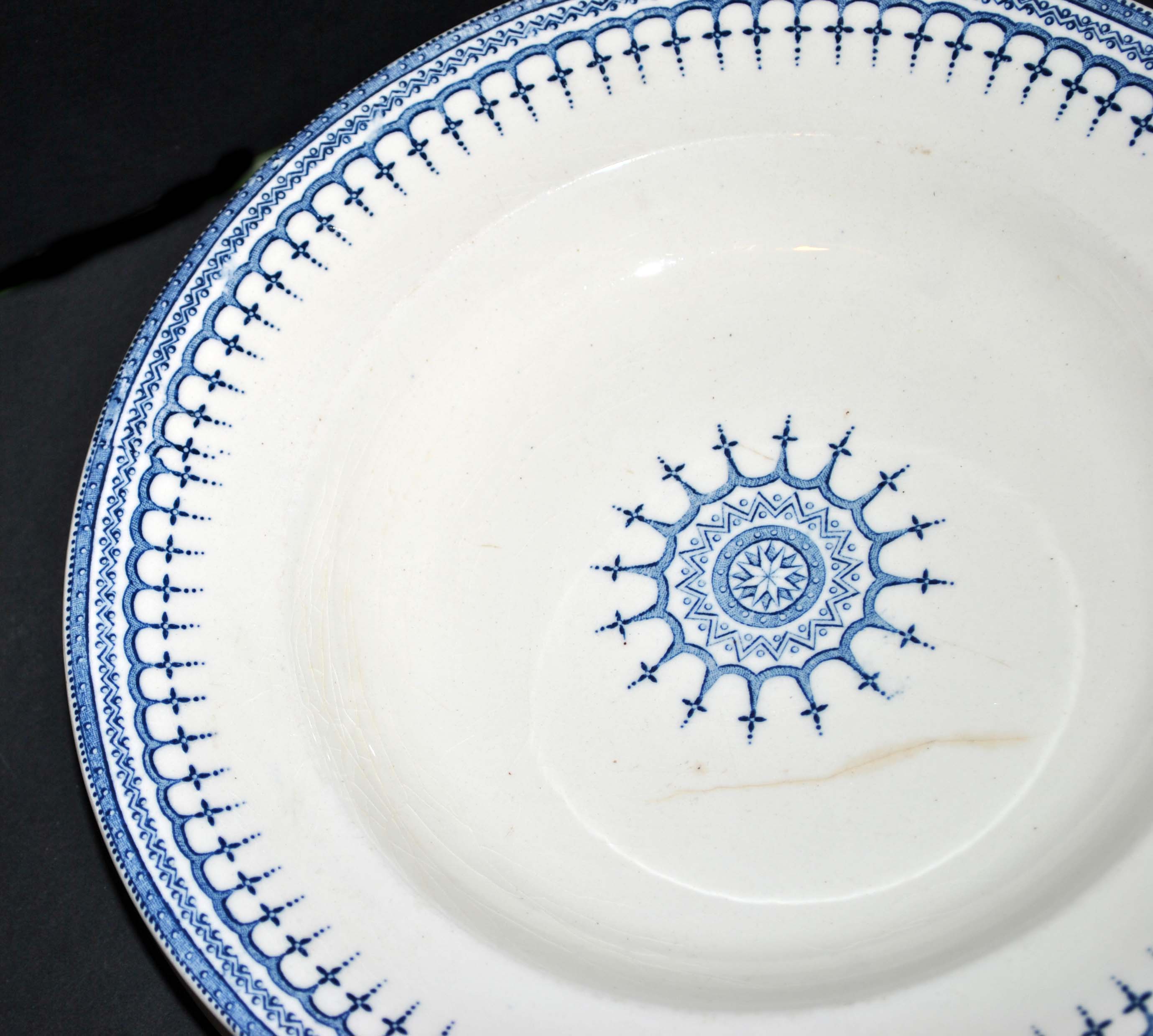 Series of 5 hollow plates and Alhambra ravier in earthenware of Clairefontaine Terre de Fer 1895