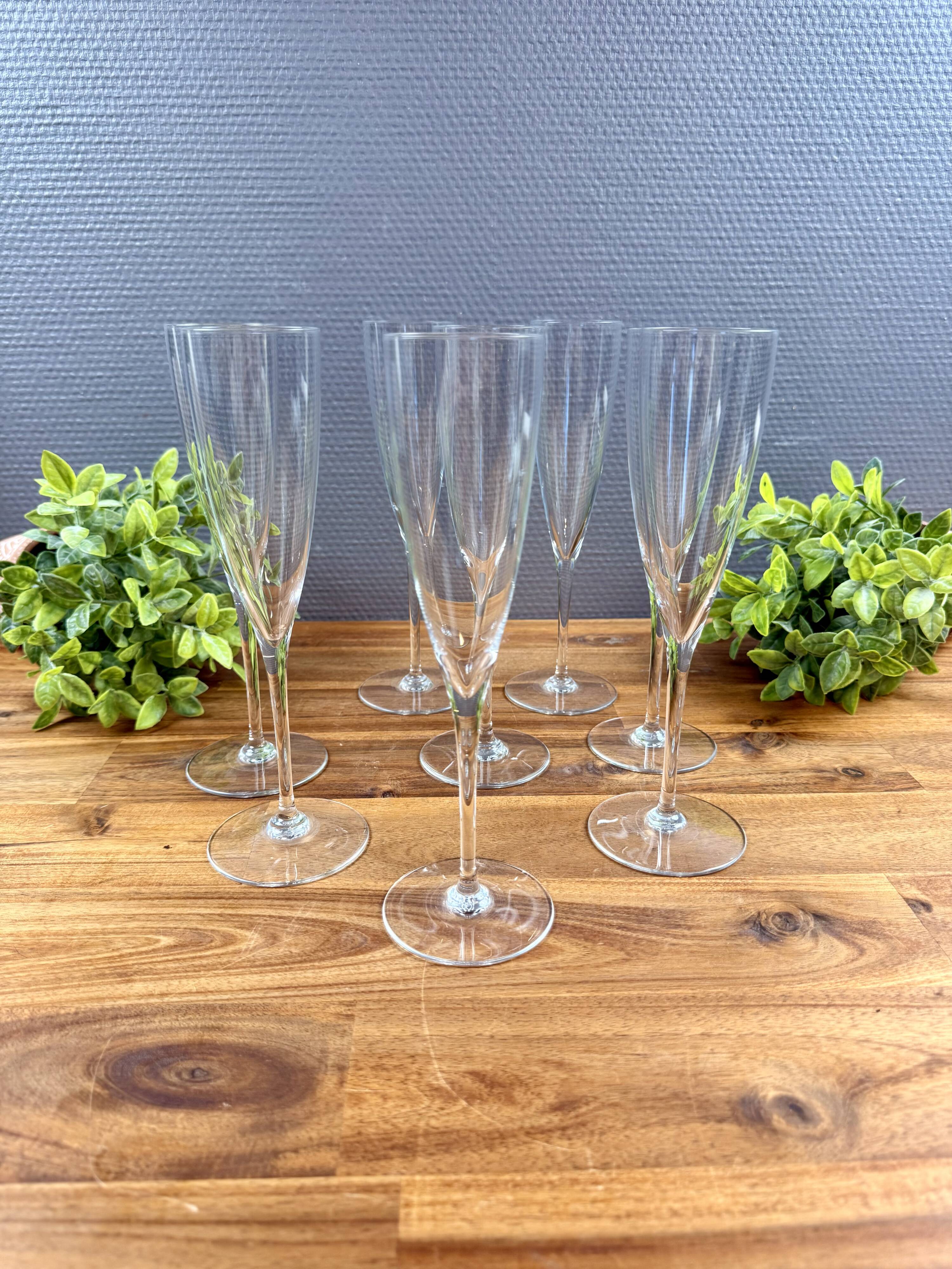 8 Baccarat Dom Pérignon champagne flutes – crystal