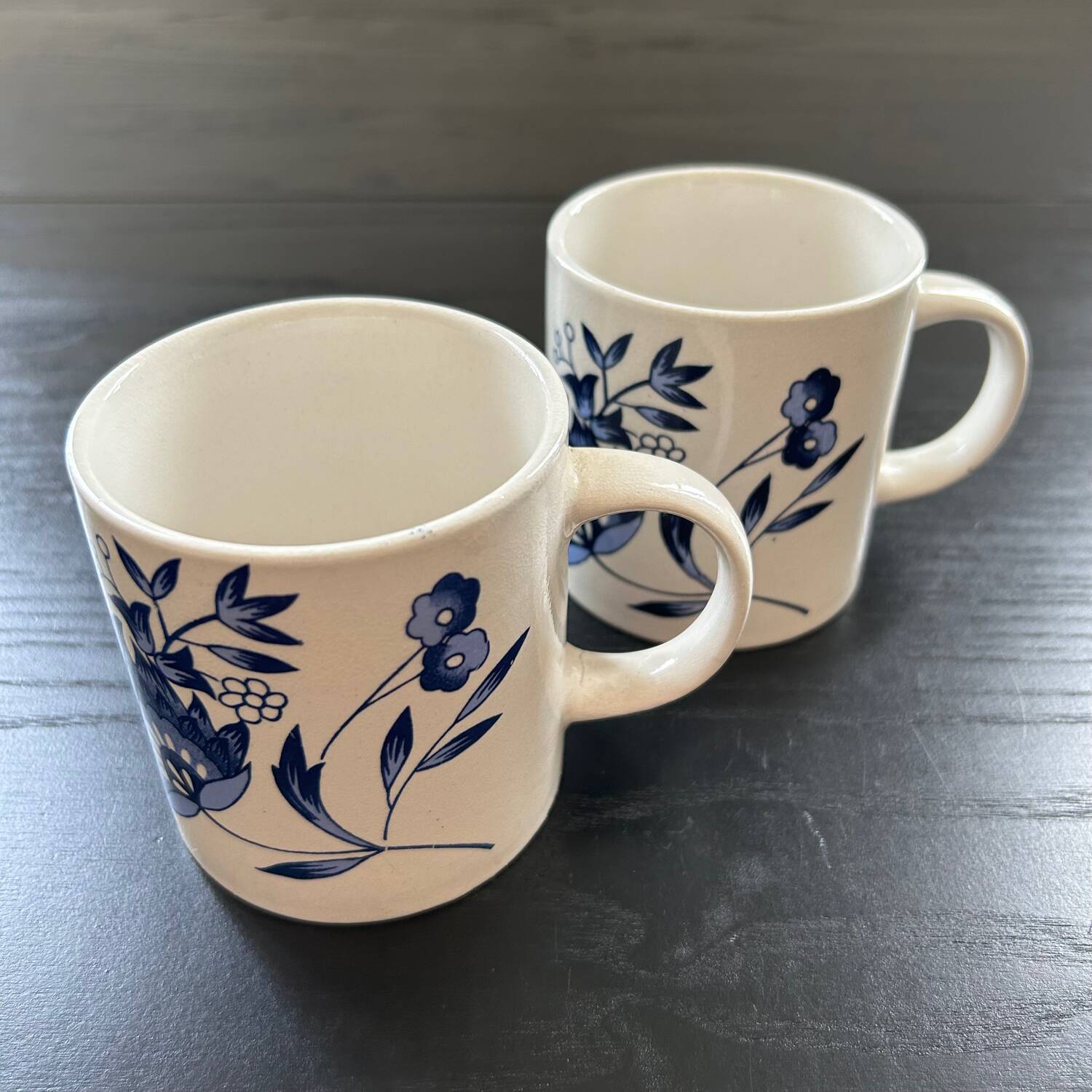 Pair of blue floral decor mugs