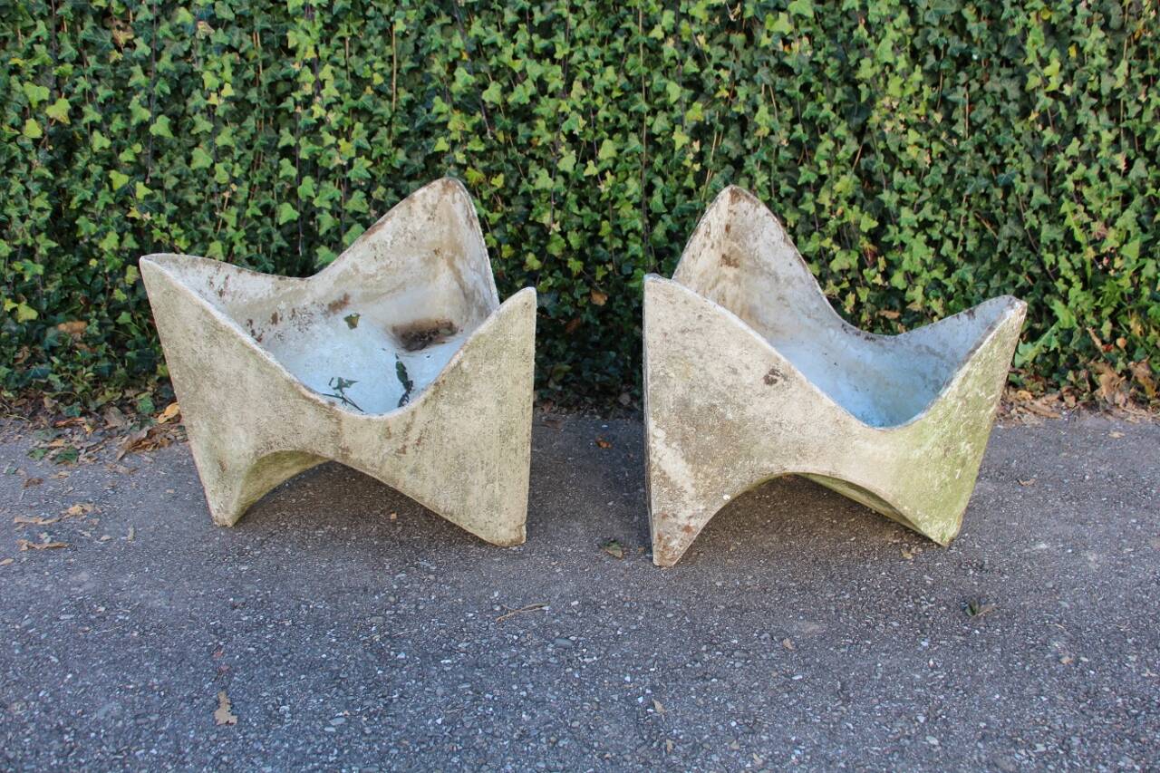 Pair of "Tooth" Planters by Willy Guhl