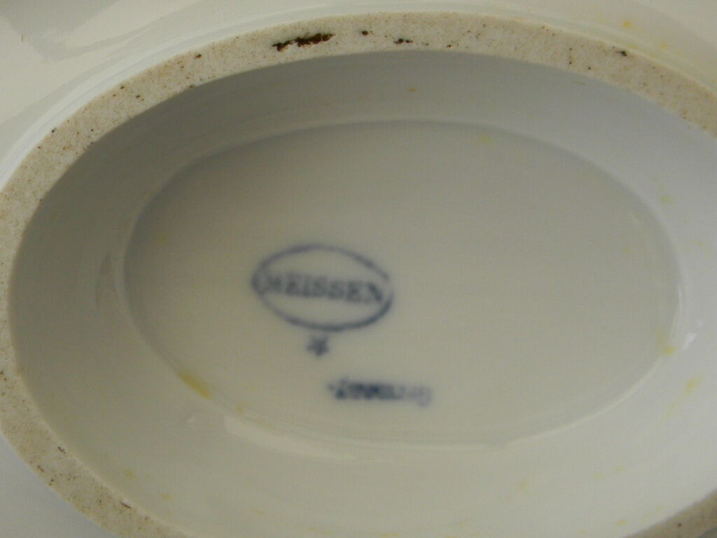 Porcelain saucière germany meissen germany.