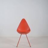 Drop 3110 chair designed by Arne Jacobsen for Fritz Hansen