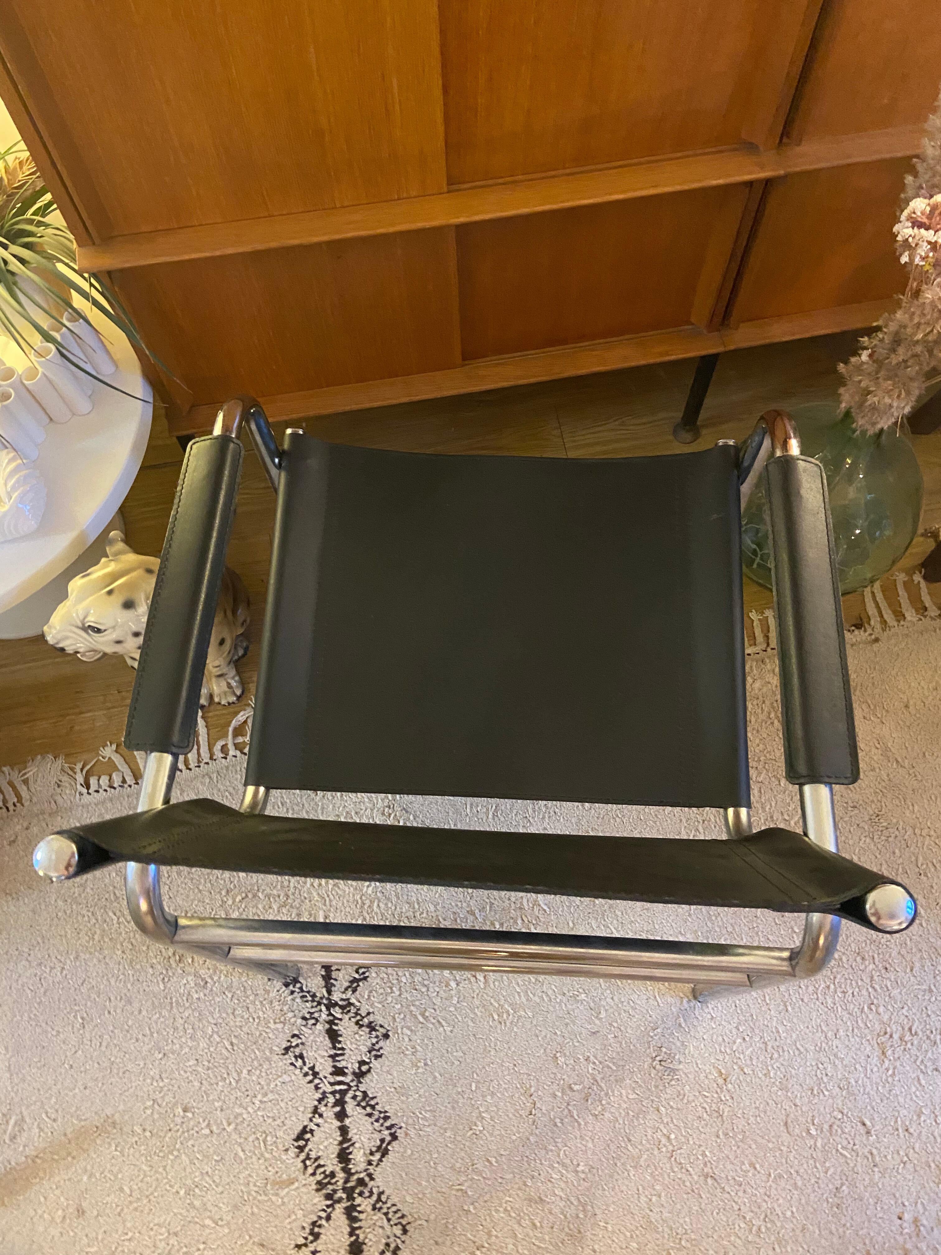 Tubular armchair and vintage skaï