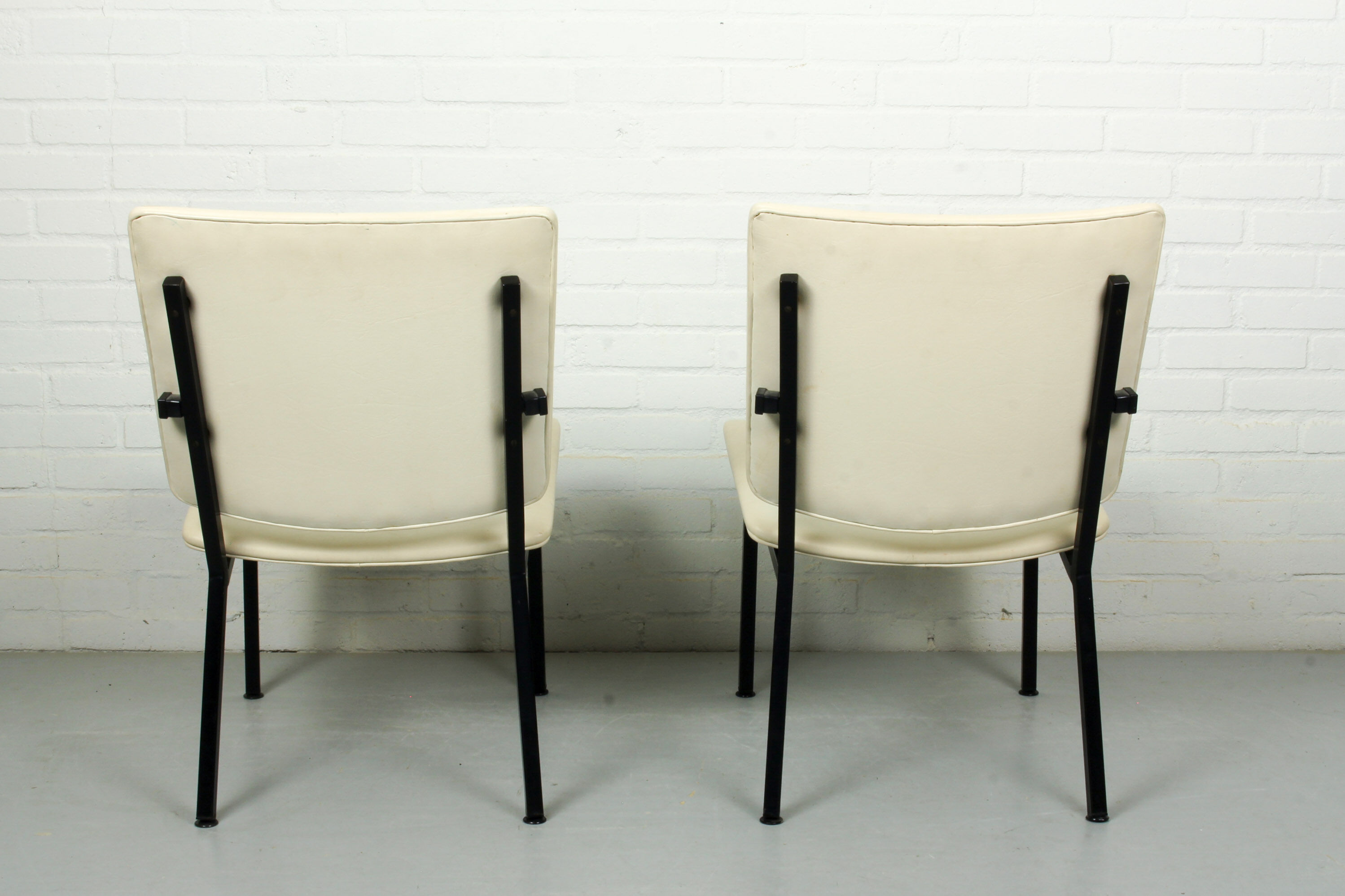 Set of 2 Industrial minimalist black metal tube frame chairs, 1960s