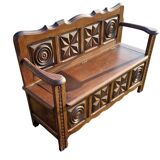 Small breton trunk bench with armrests