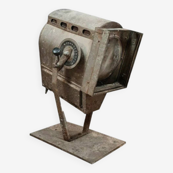 Industrial design: theater projector
