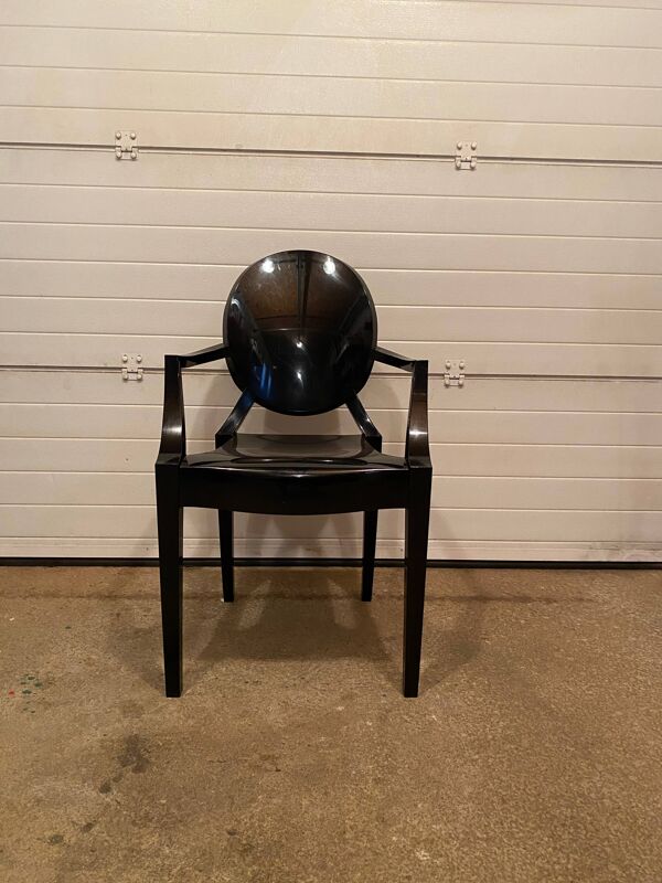 Fauteuil louis ghost Kartell designer Philippe starck