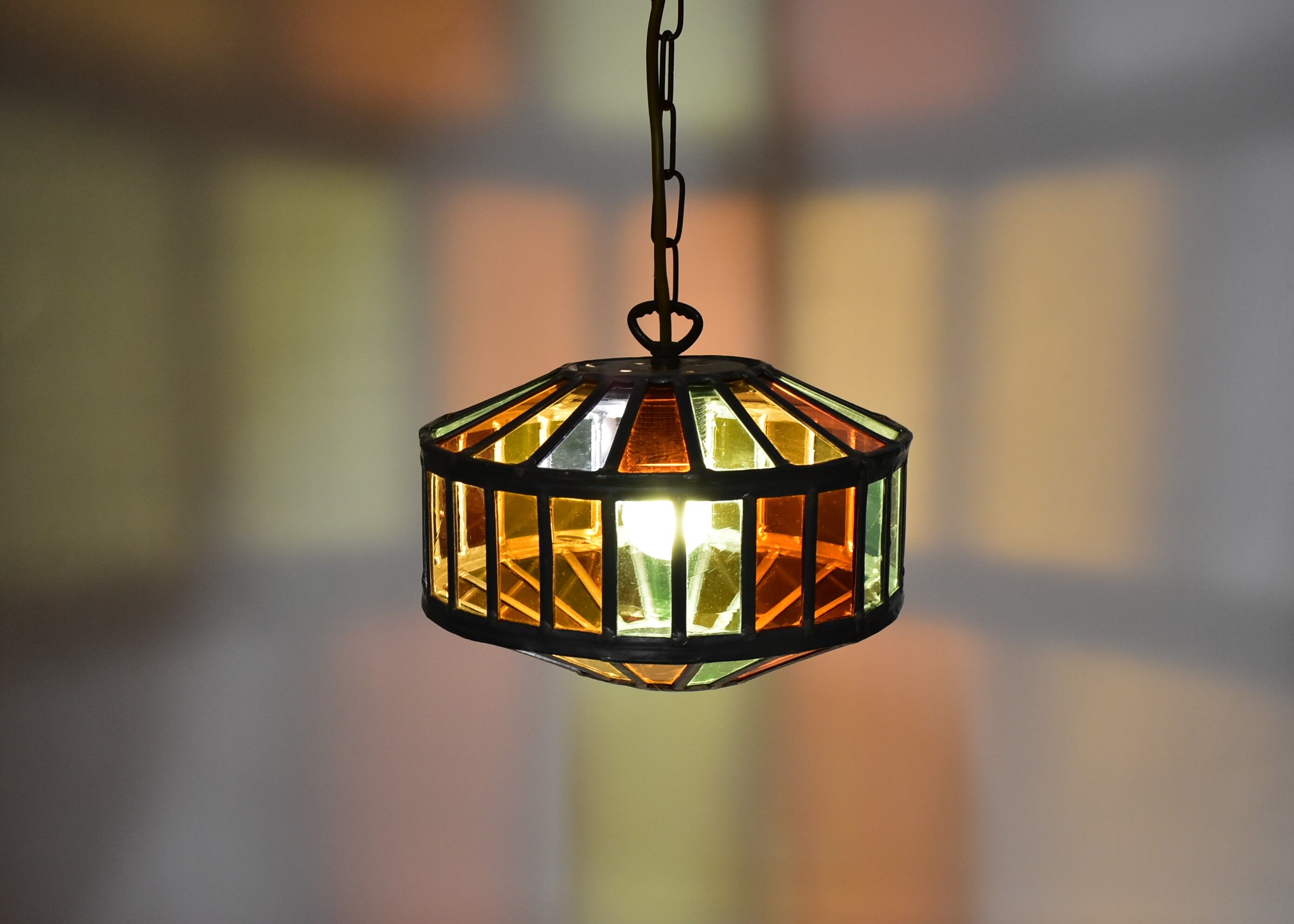 Color stained glass suspension