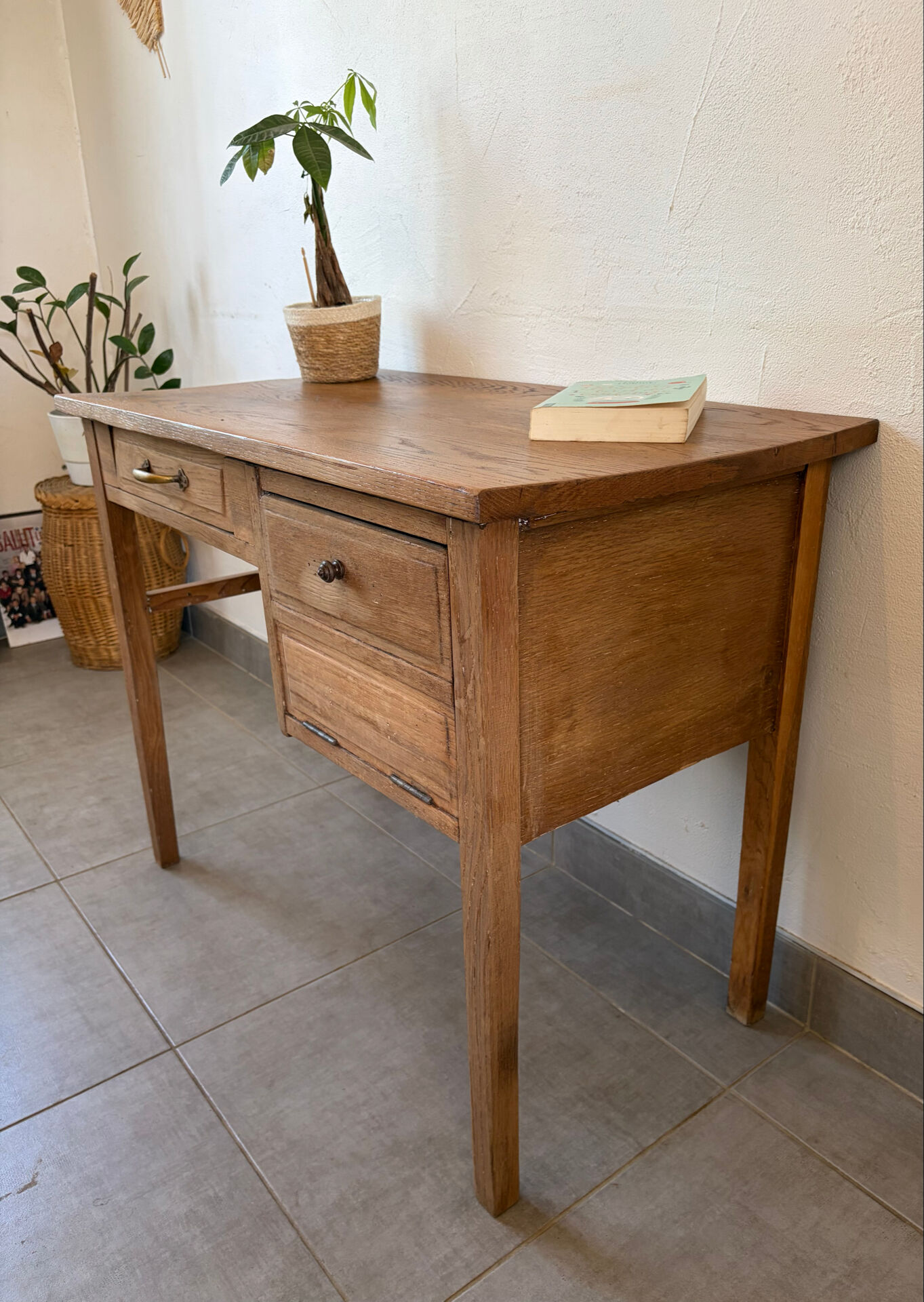 Charmant petit bureau vintage en chêne