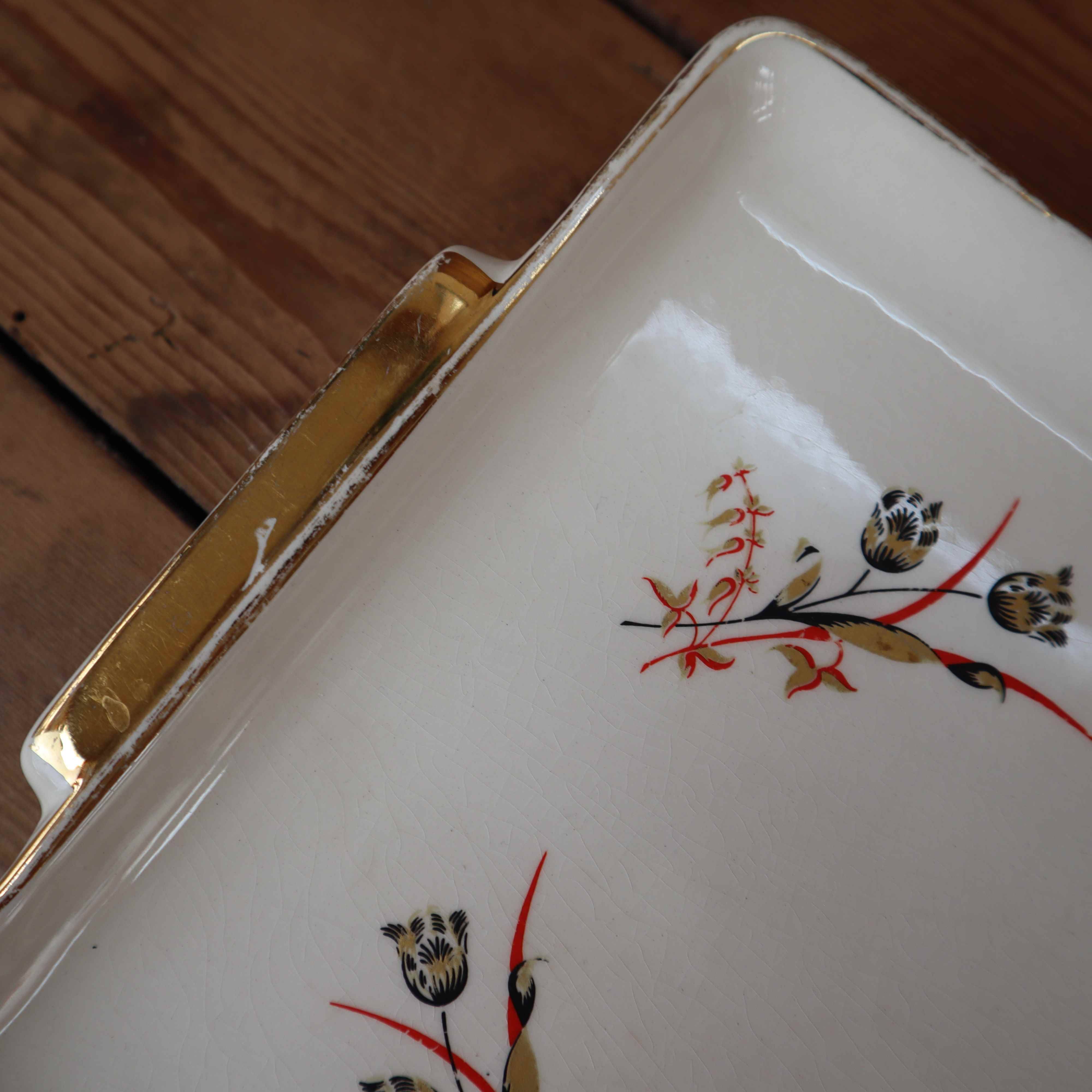 Villeroy and Boch porcelain serving tray with gold rim