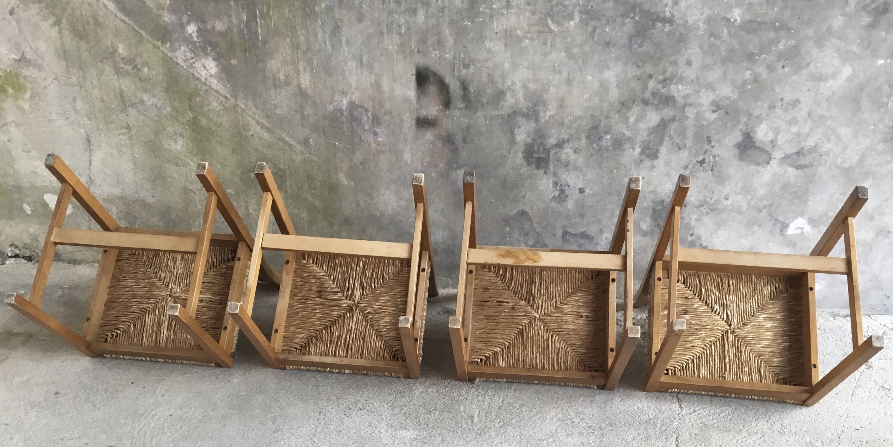 Set of 4 straw chairs in light wood - design 1970