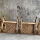 Serie de 4 chaises paillées en bois clair - design 1970