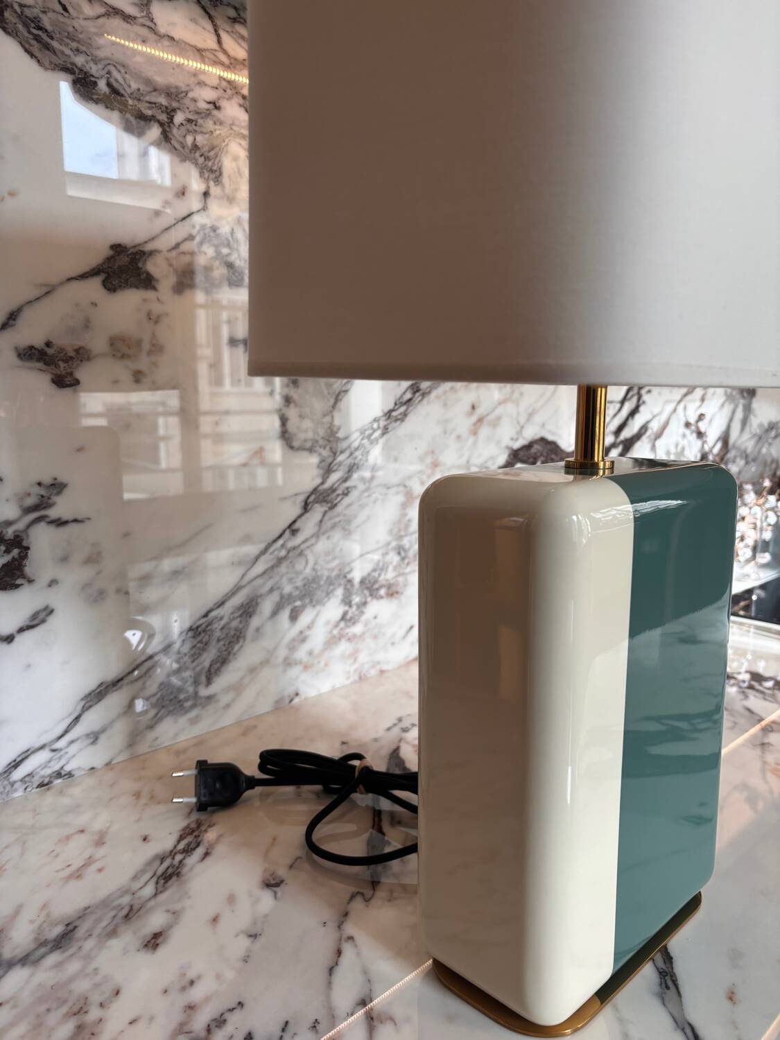 Bourbon Red Edition Jade Ivory Lamp