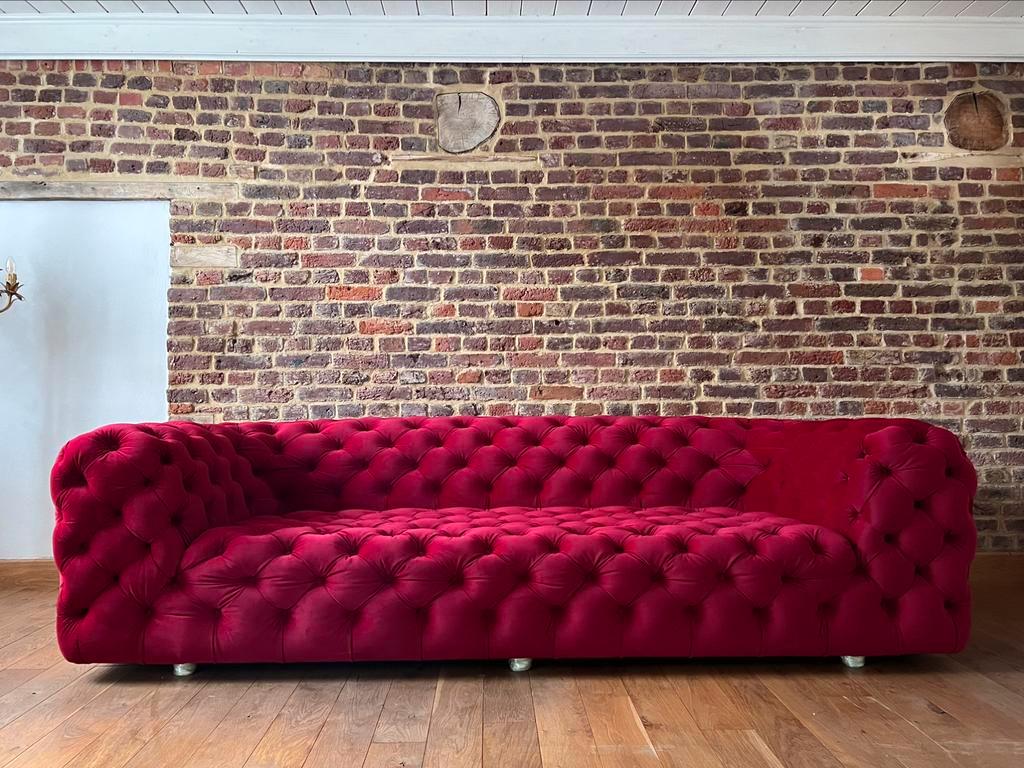 Seat / sofa / bank chesterfield wine red velvet retro