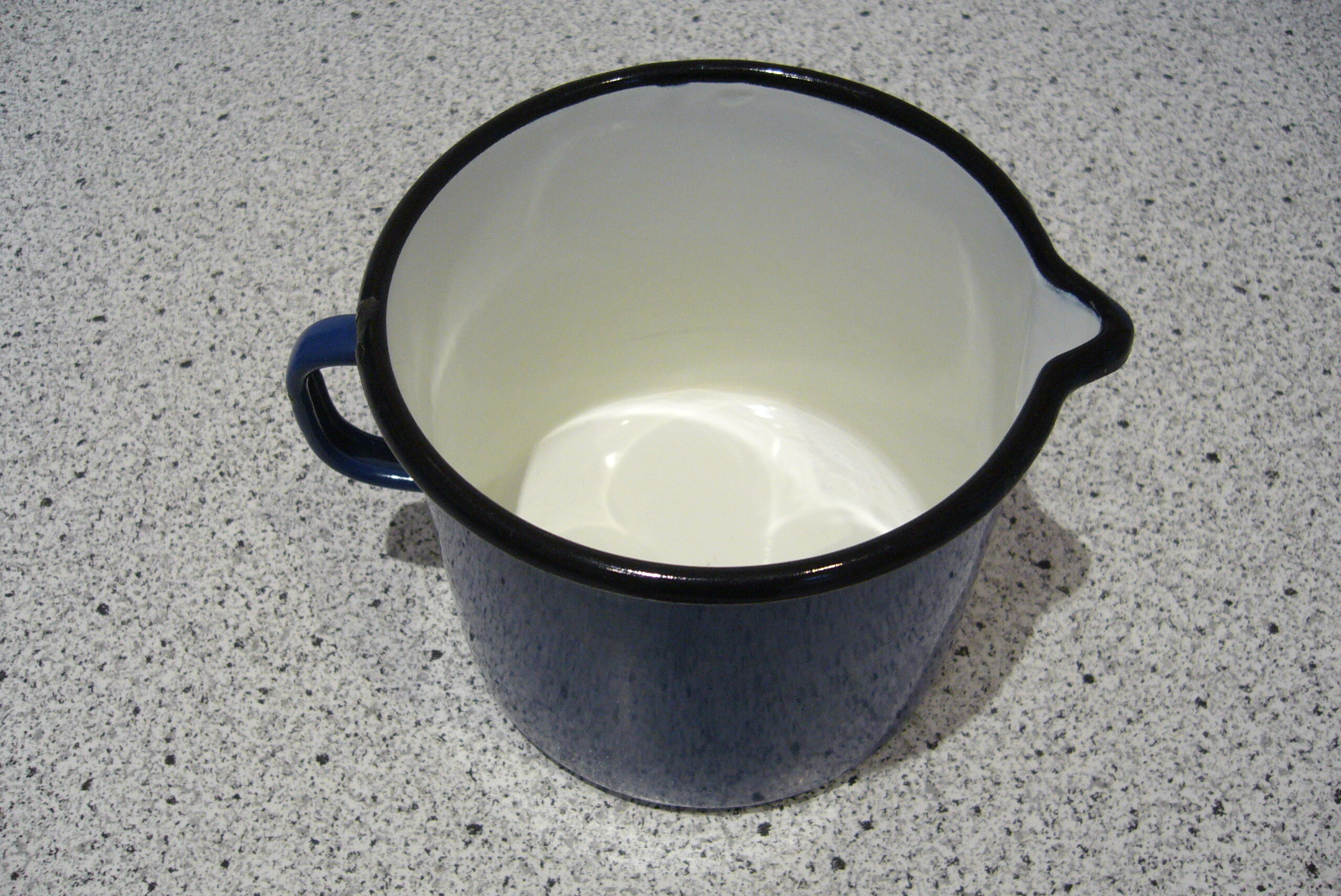 Broc doseur tôle émaillée