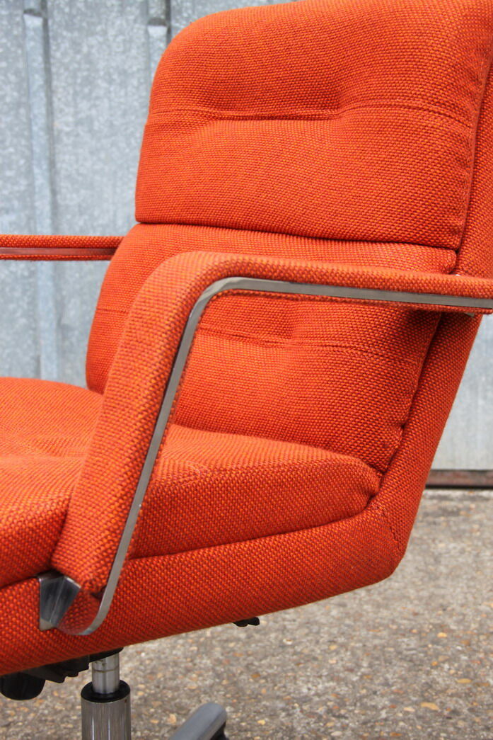 Fauteuil vintage piétement en alu des années 70