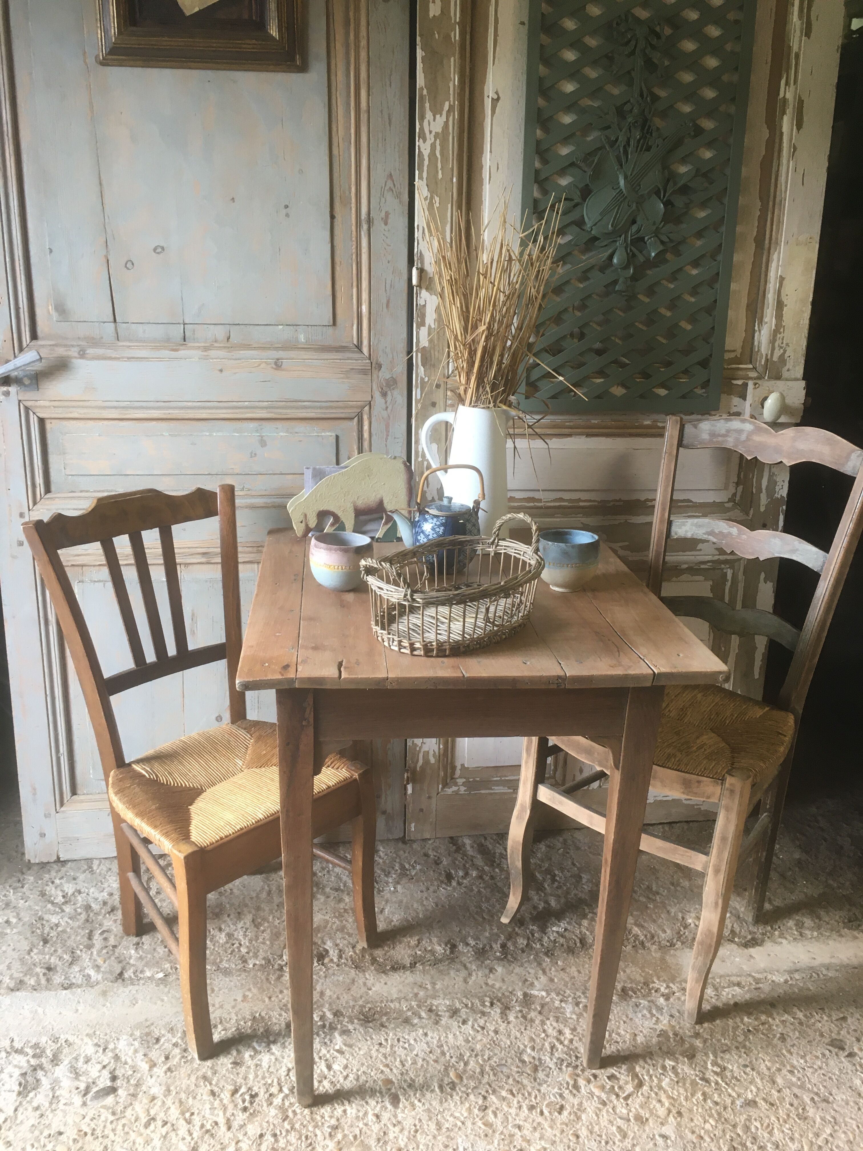 Farmhouse table