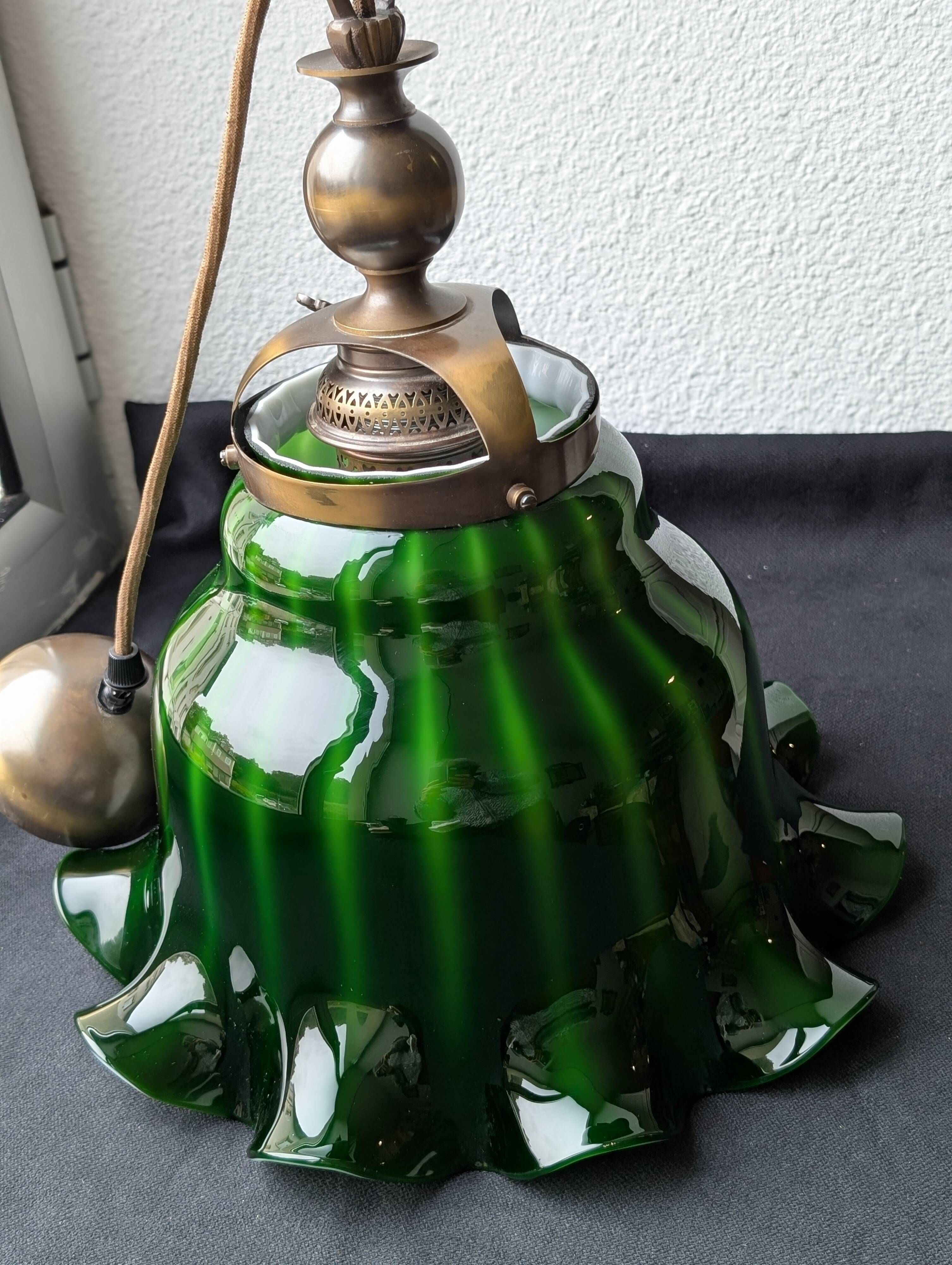 Suspension tulipe vintage vert émeraude et laiton