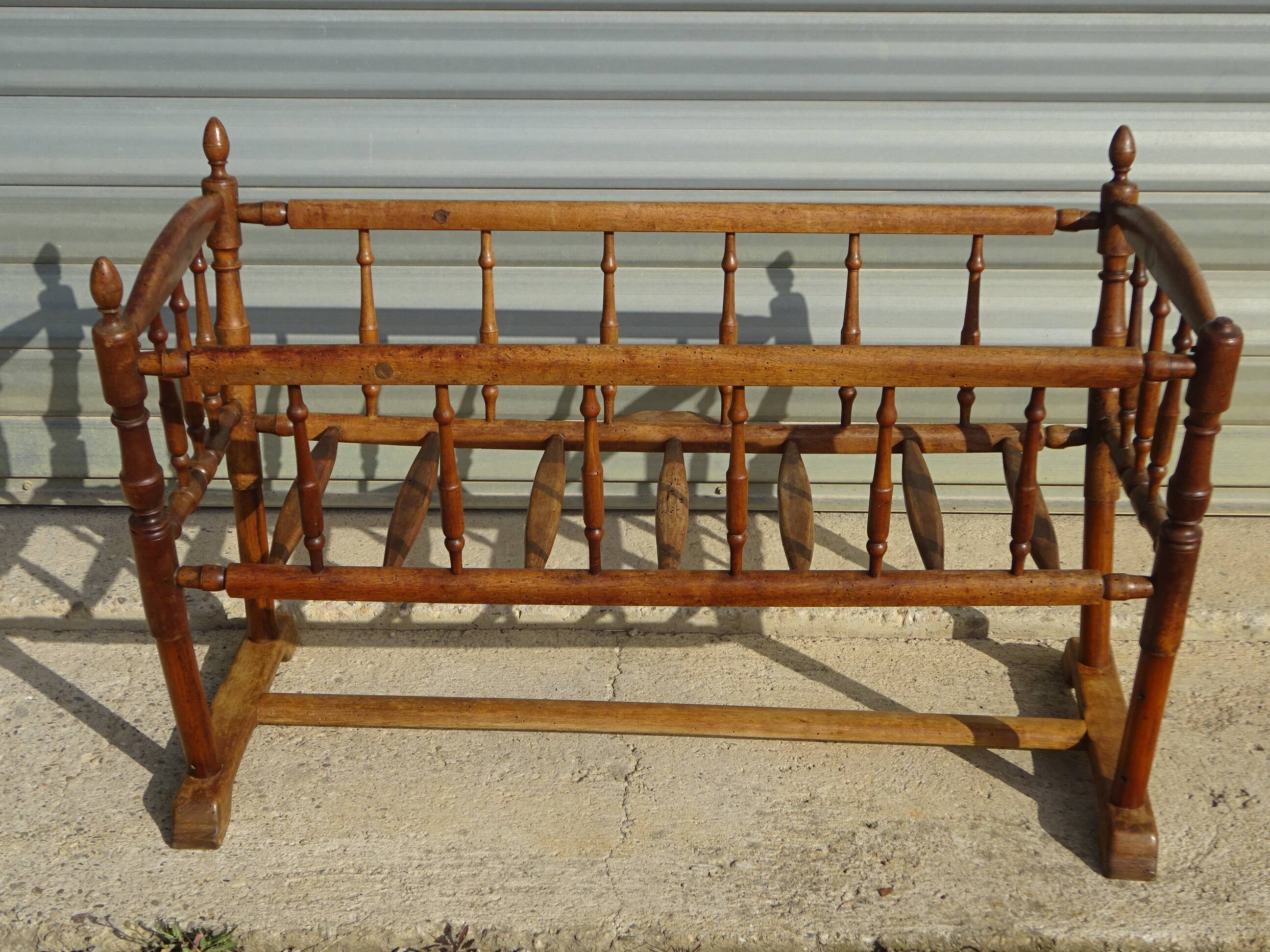 Old wooden cradle, all in walnut