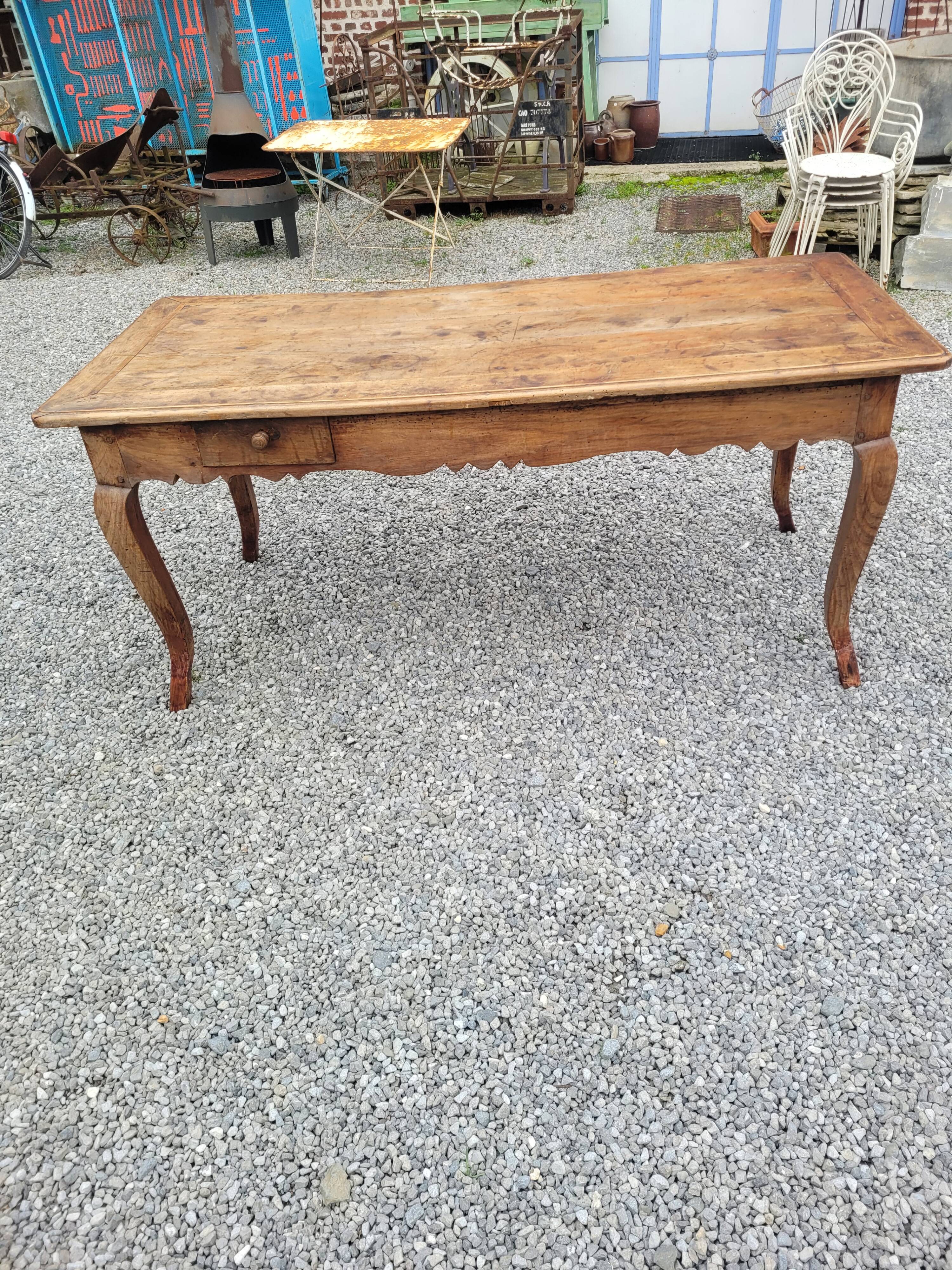 Table de ferme XVIIIème style Louis XV en merisier