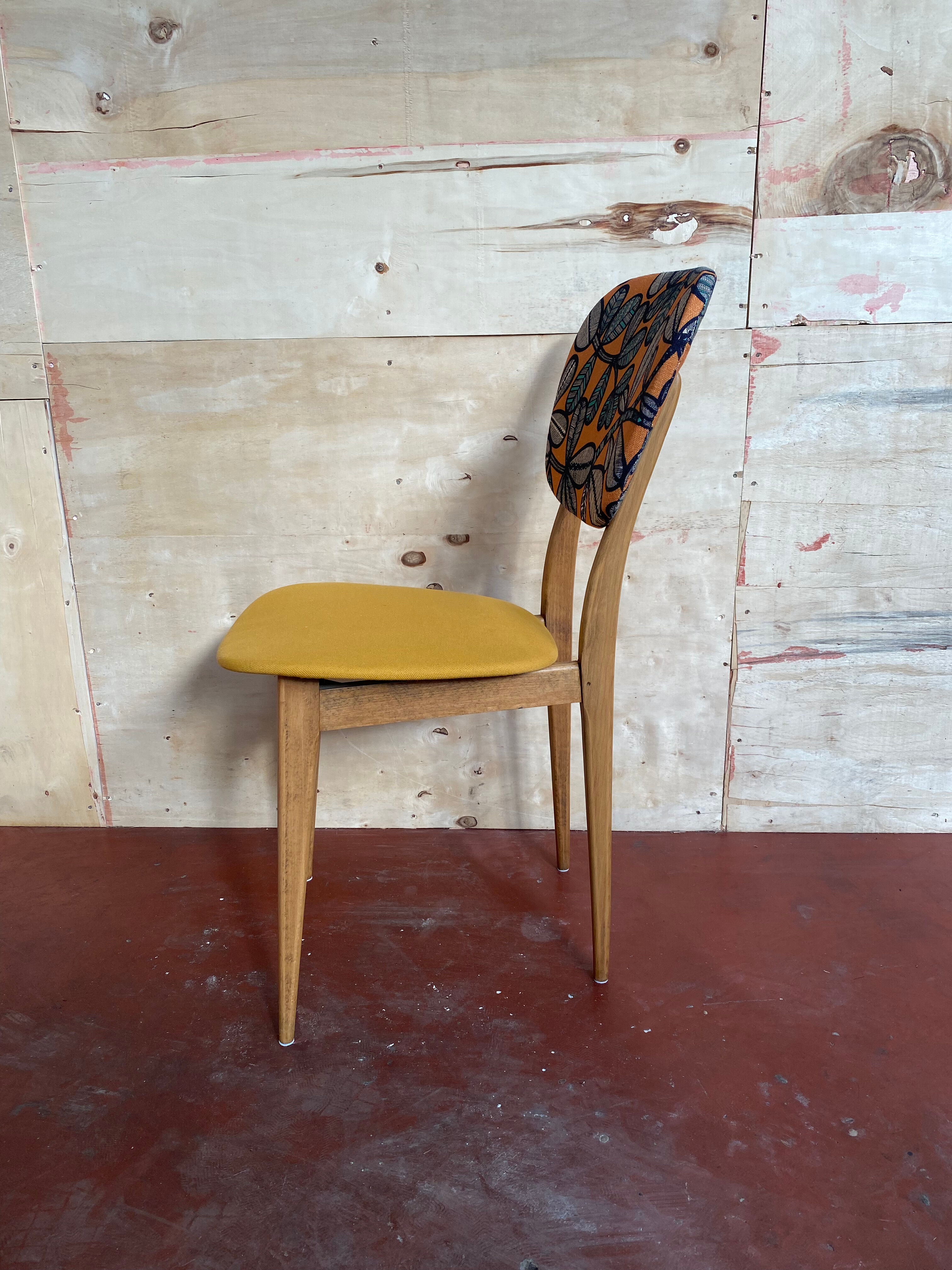 Suite of 4 vintage chairs