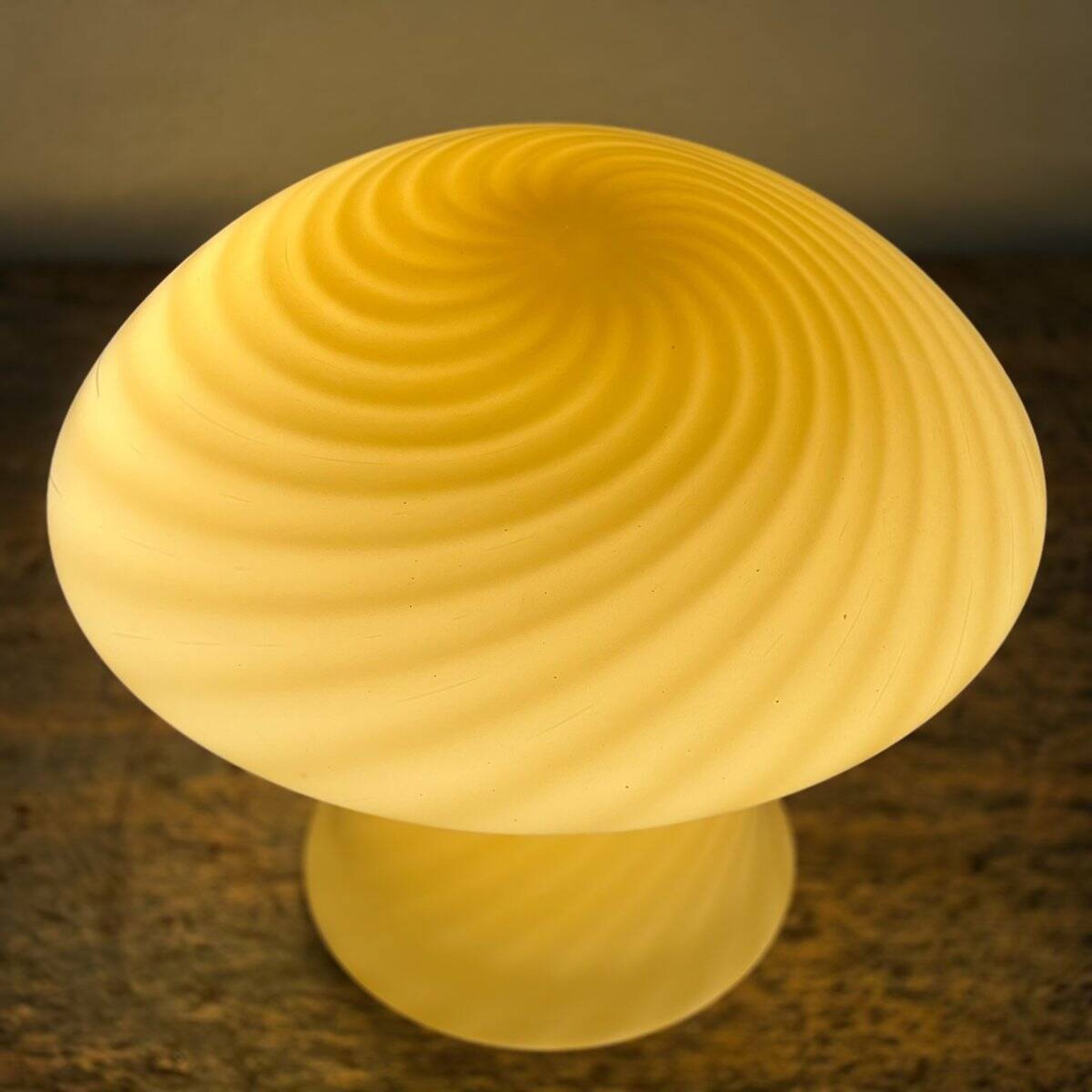Lampe champignon vintage faite à la main en verre de Murano, Italie, années 70.