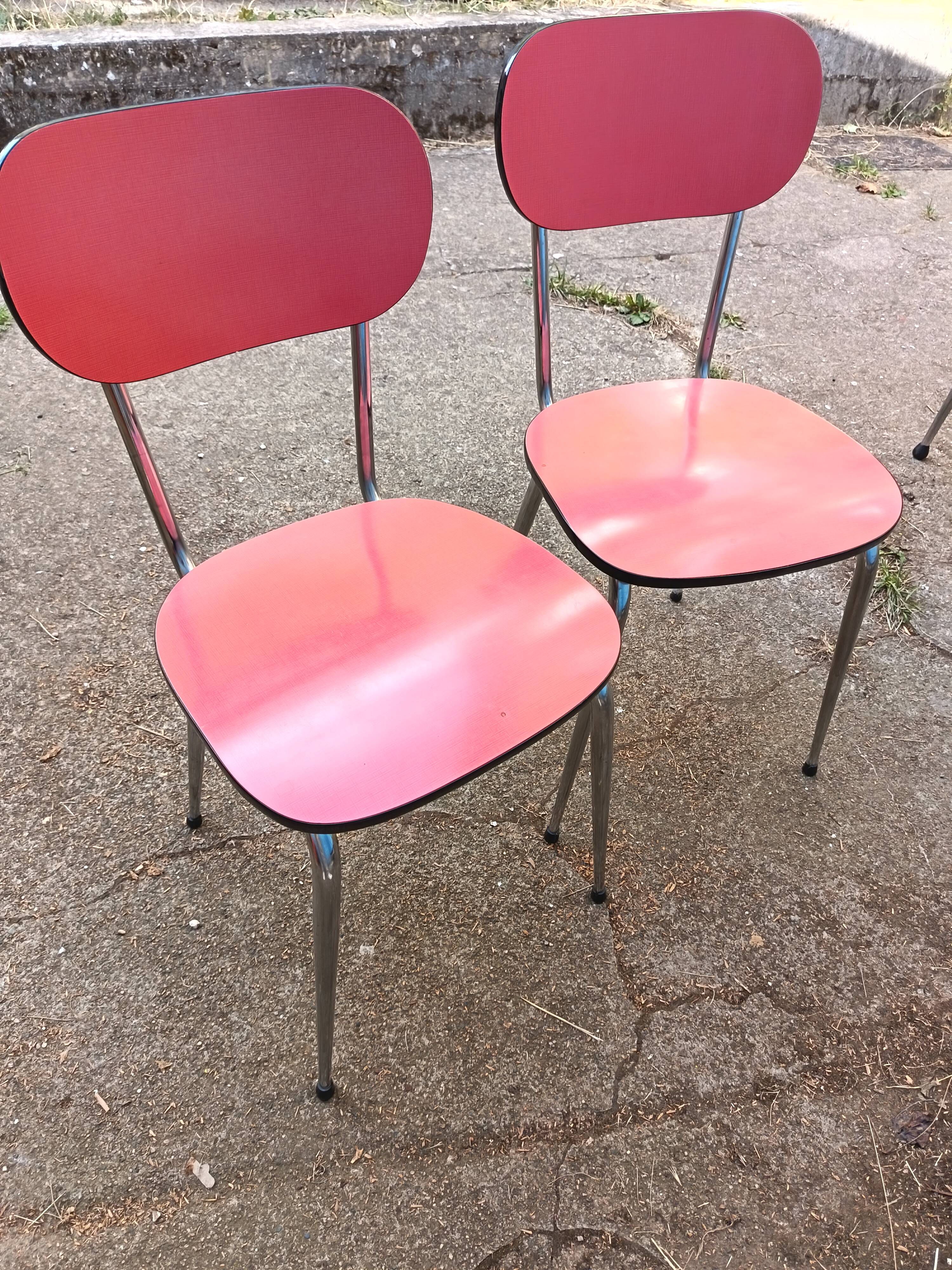 2 chaises en formica rouge années 70