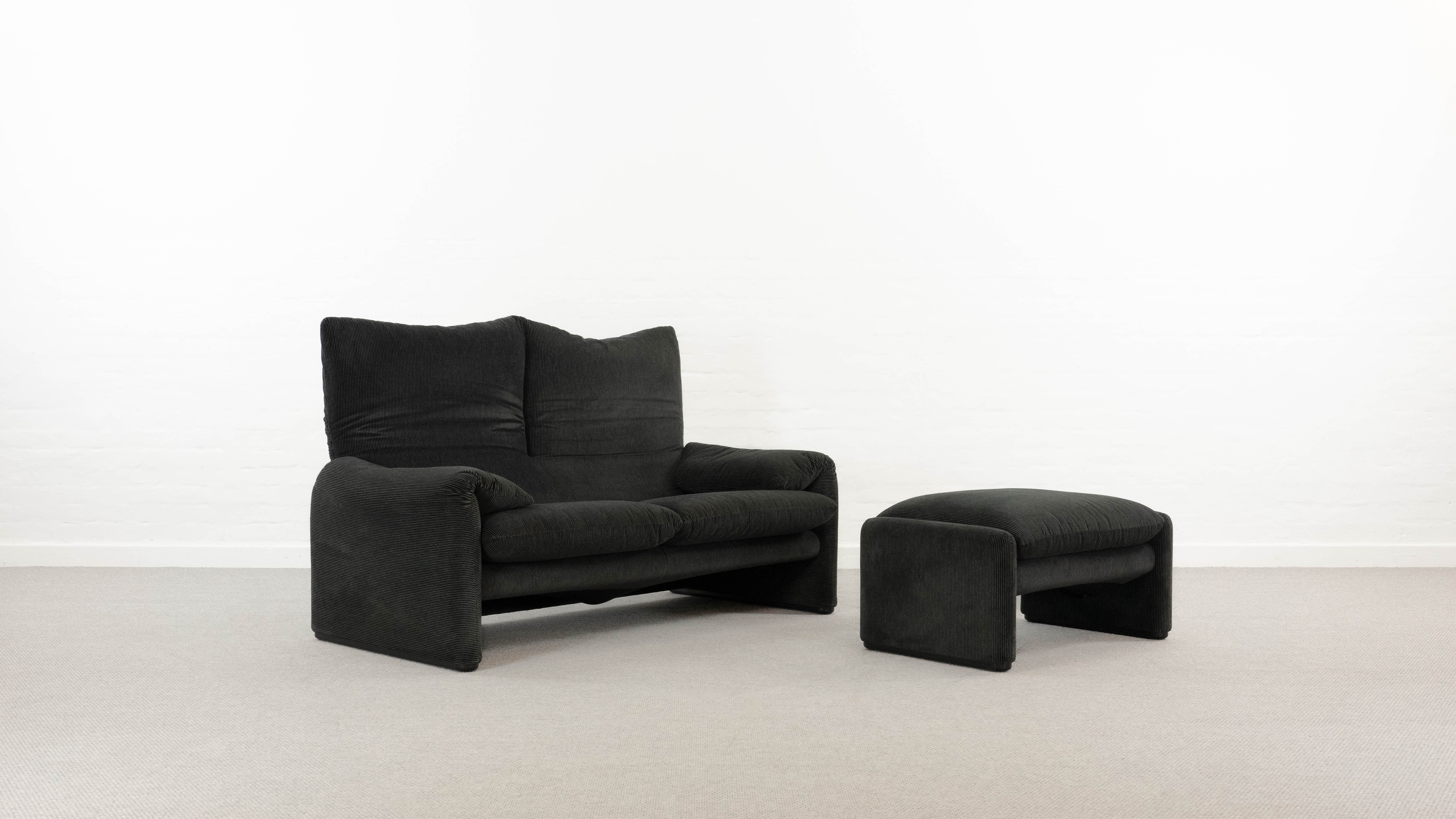2-seater sofa & footstool maralunga by Vico Magistretti, Cassina