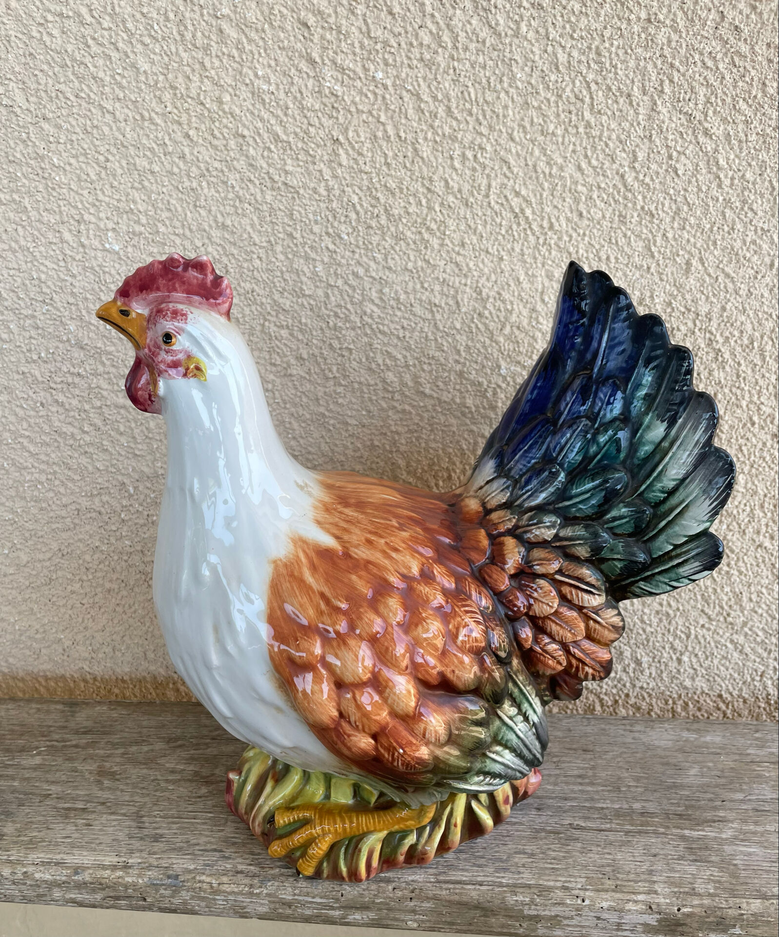 Grande porcelain poule sculpture Italy