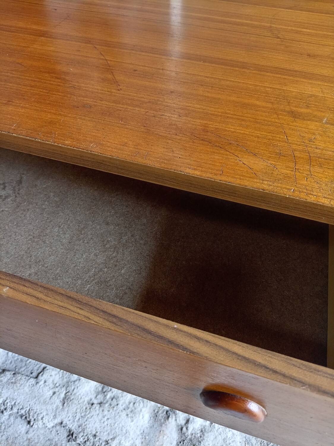 Vintage chest of drawers