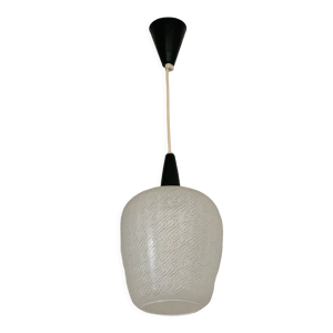 Suspension en verre opalin blanc,