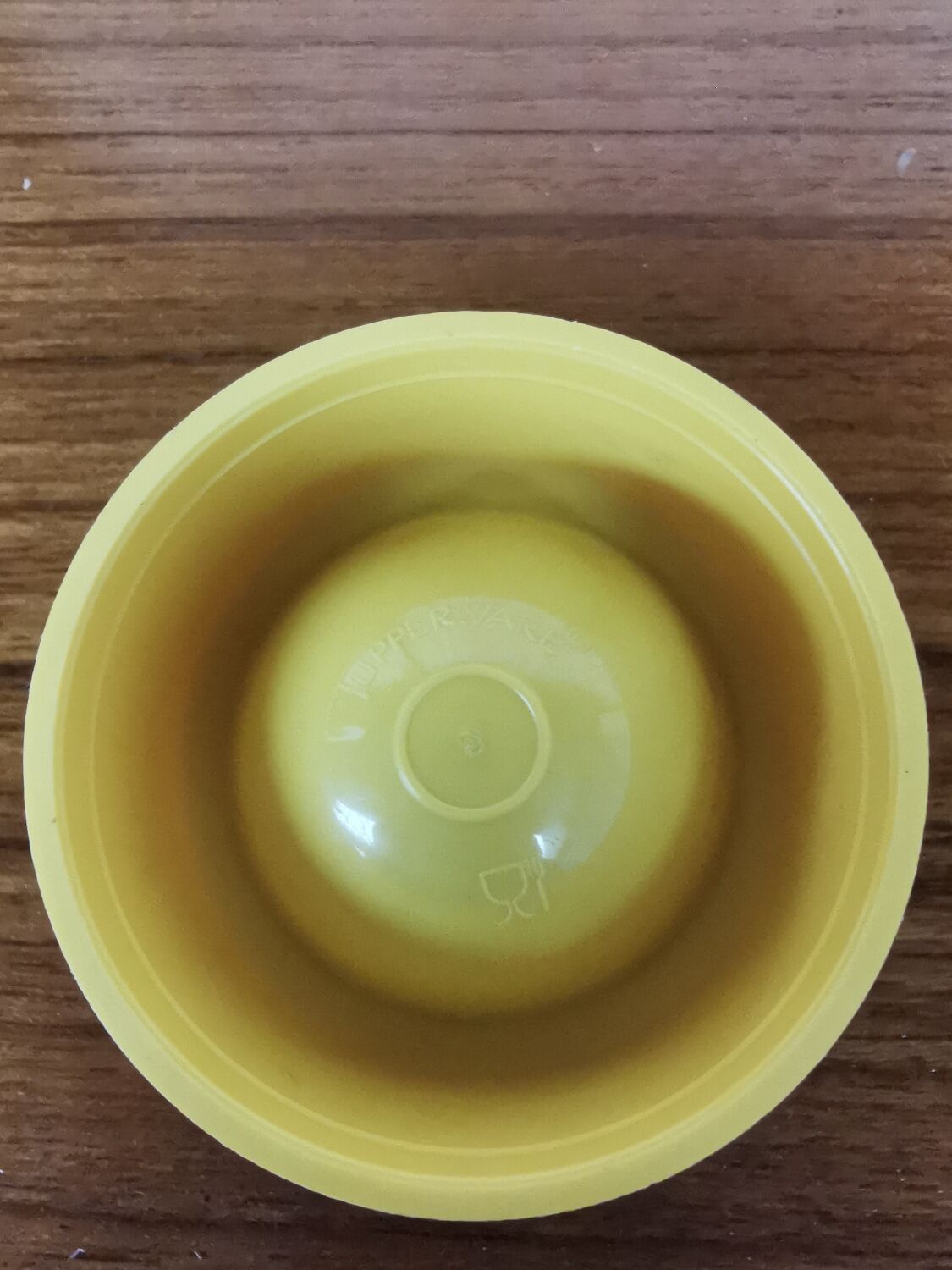 Set of 7 vintage Tupperware egg cups