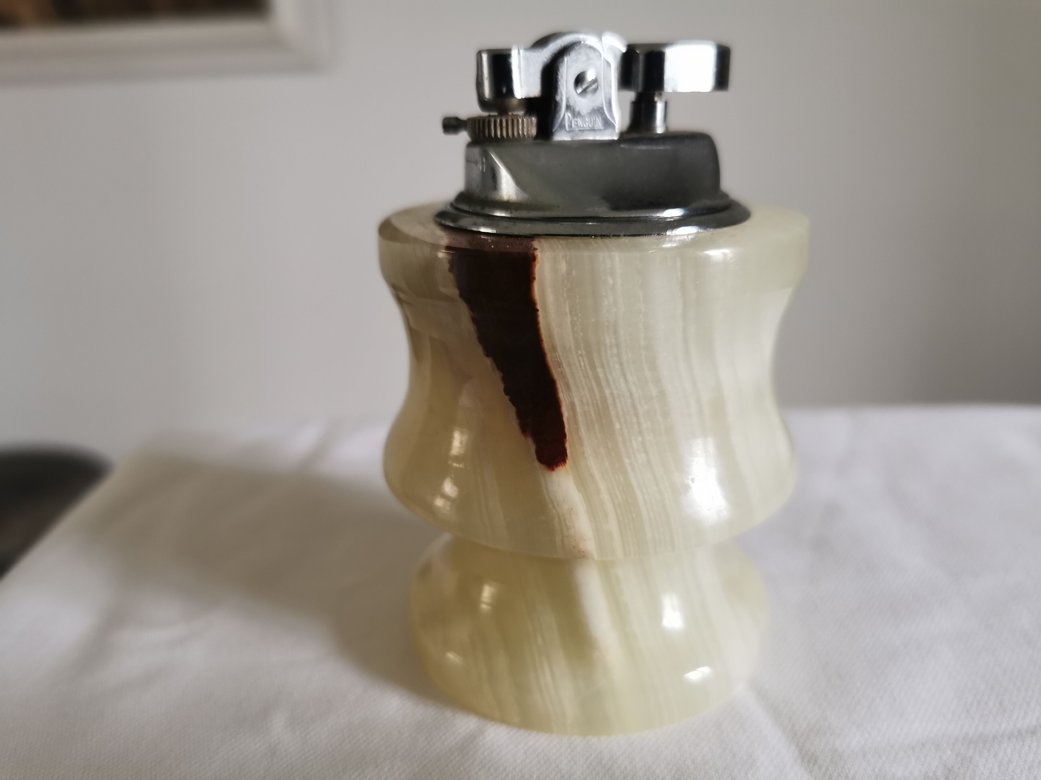 Onyx ashtray and table lighter set