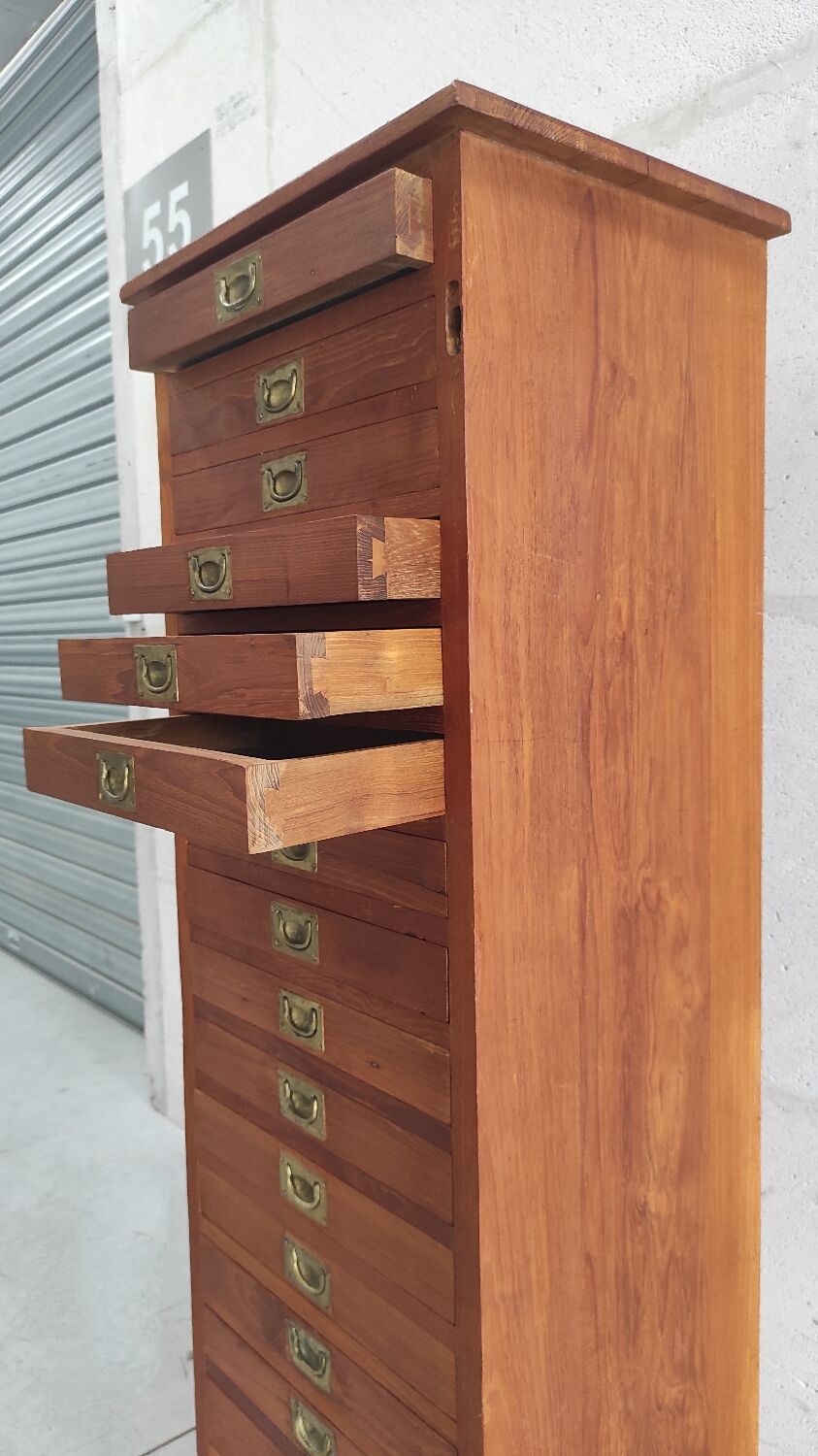 Trade furniture with drawers