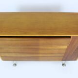 Armoires en frêne et noyer du milieu du siècle de Jitona, années 1960, lot de 2